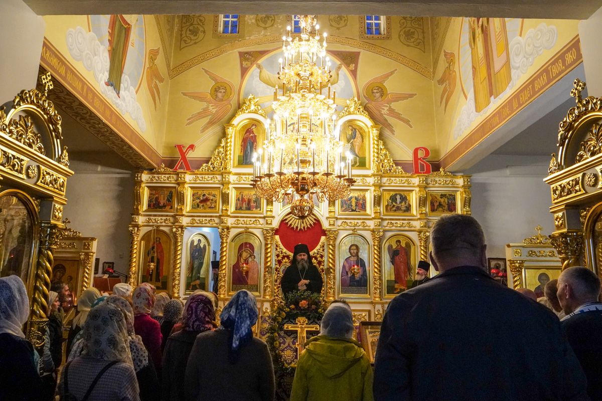 Епископ Варфоломей совершил всенощное бдение в храме апостола Андрея Первозванного г. Маркса