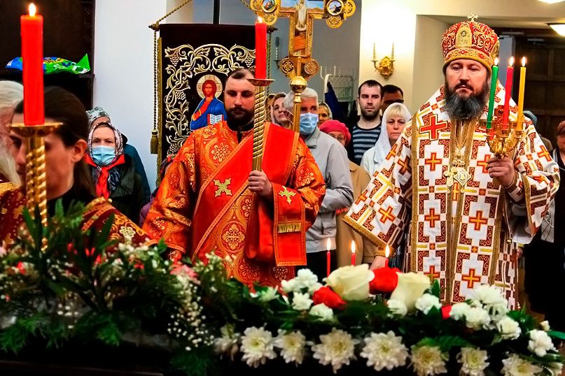 В Пятницу Светлой седмицы епископ Балаковский и Николаевский Варфоломей совершил Божественную литургию в храме в честь Рождества Христова