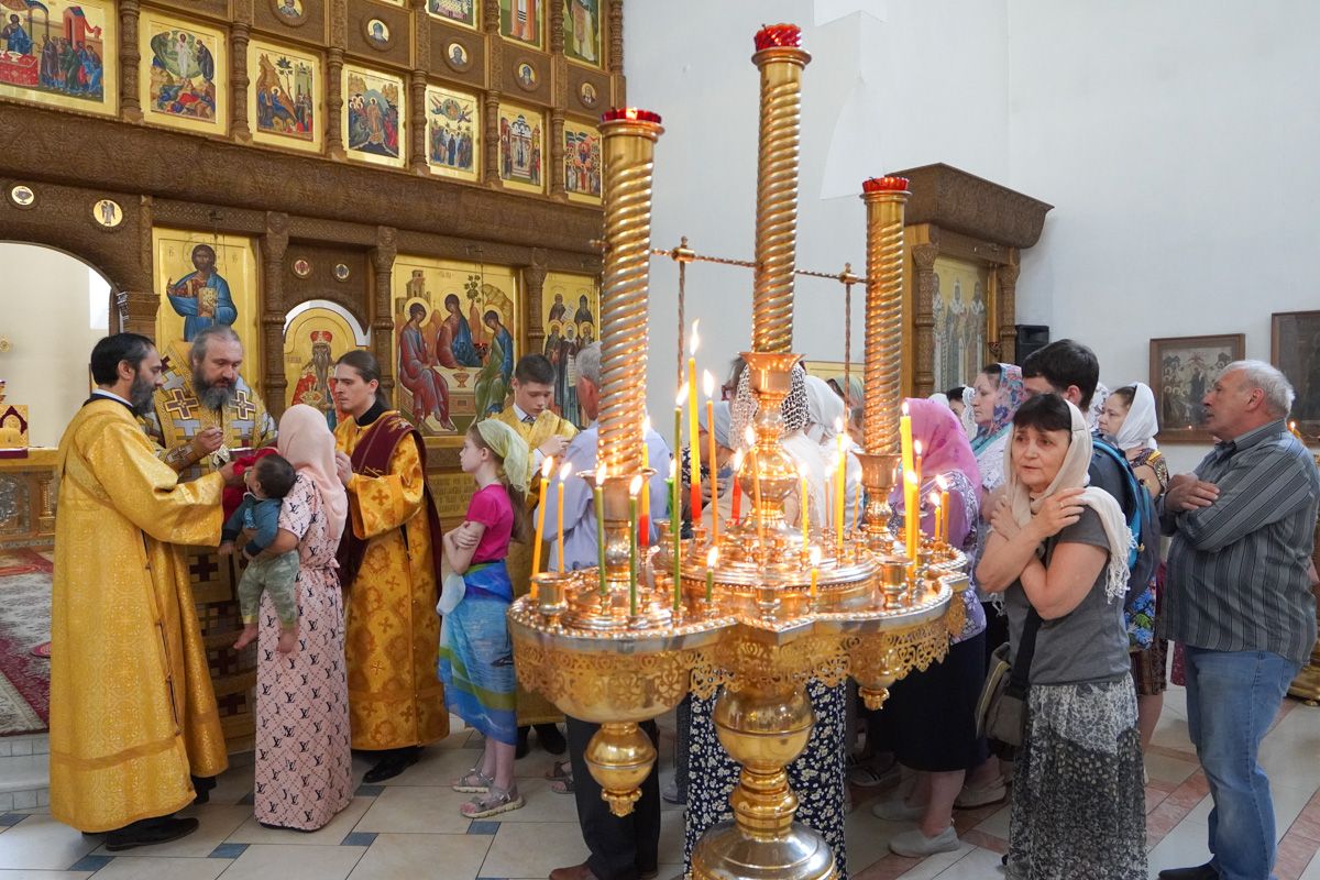 Епископ Варфоломей совершил Божественную литургию в Свято-Троицком кафедральном соборе г. Балаково