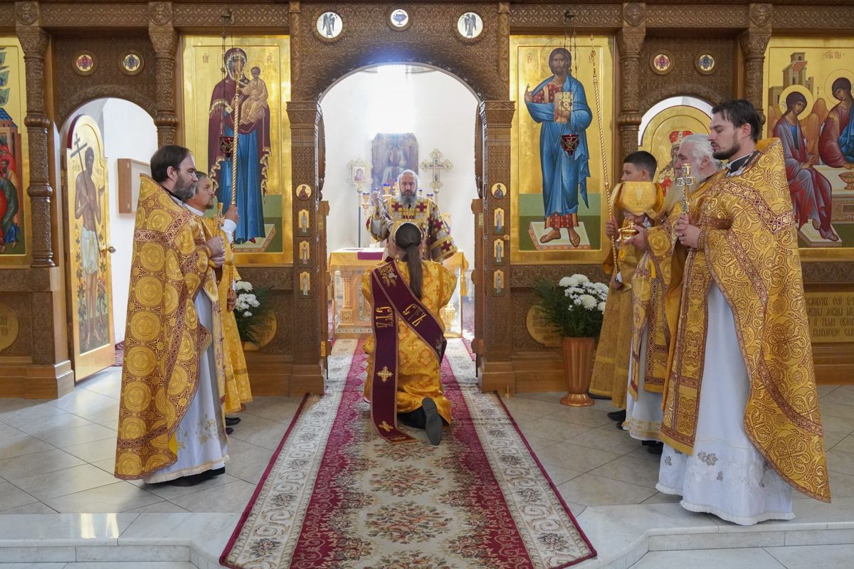Епископ Варфоломей совершил Божественную литургию в Свято-Троицком кафедральном соборе г. Балаково