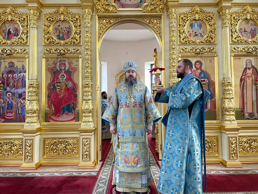 Епископ Варфоломей совершил Божественную литургию в храме в честь иконы Божией Матери «Державная» п. Горный