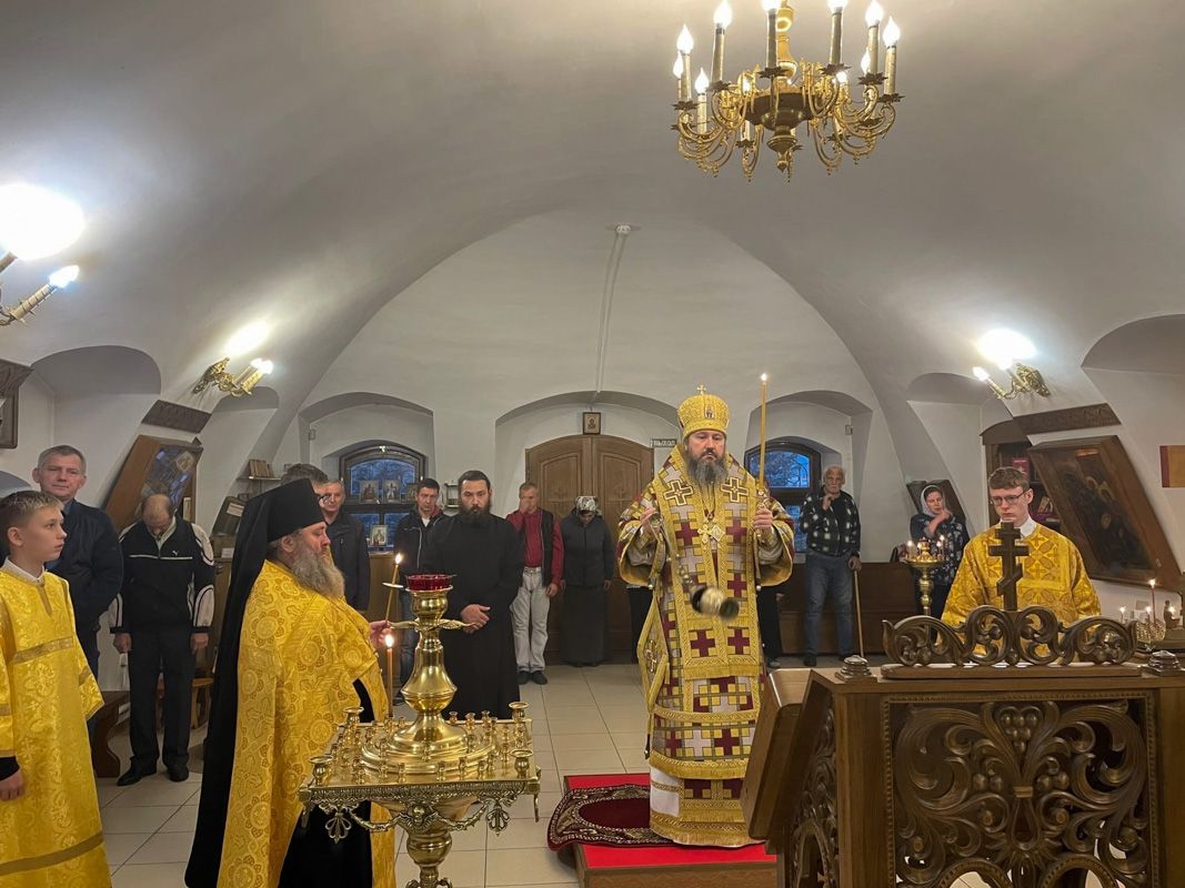 Епископ Варфоломей совершил всенощное бдение в Иргизском Воскресенском мужском монастыре с. Криволучье