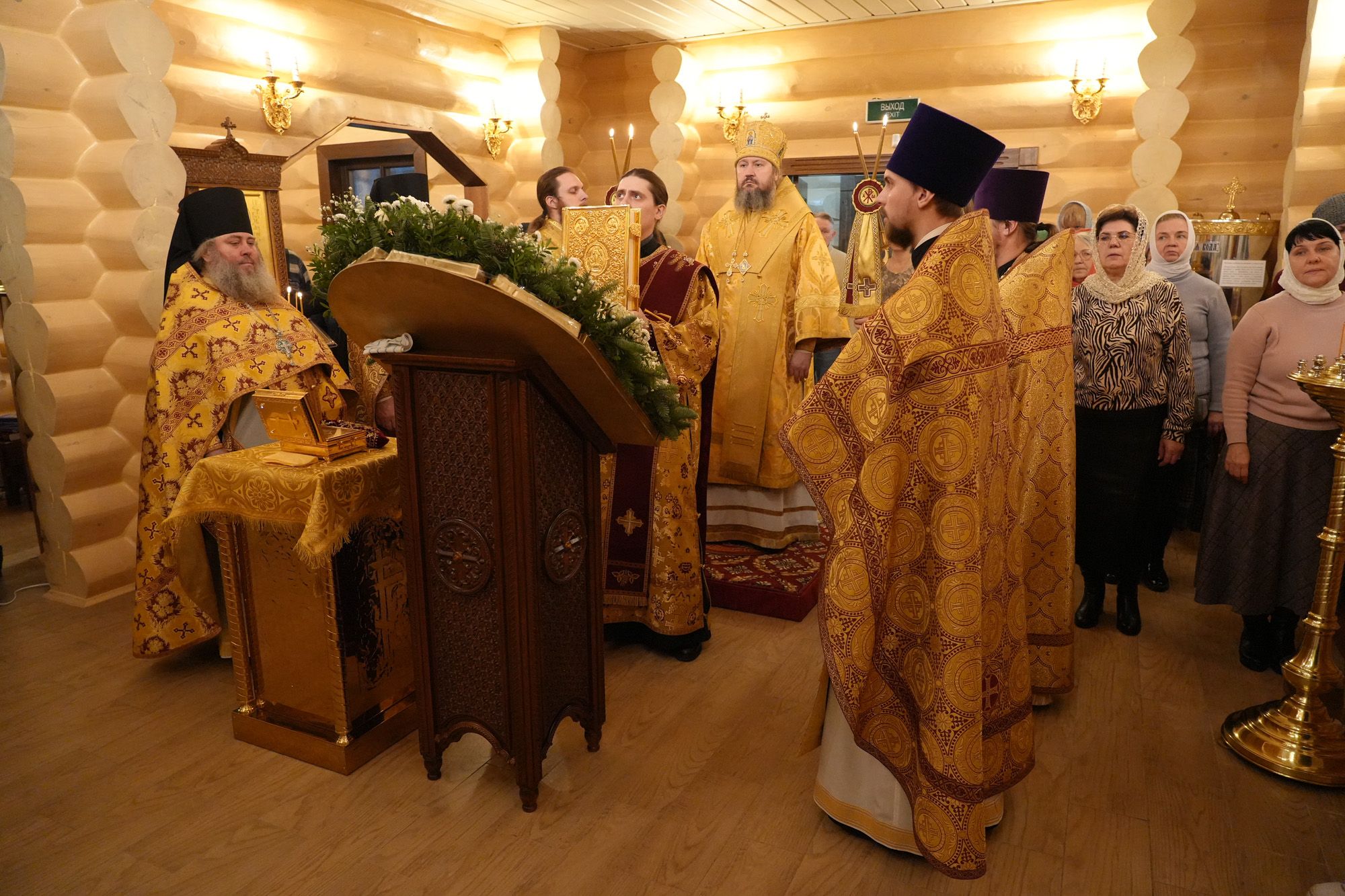 В день престольного праздника епископ Варфоломей совершил Божественную литургию в храме святителя Спиридона Тримифунтского