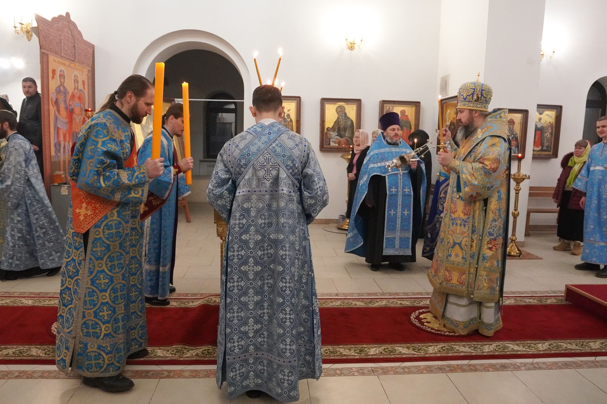 В канун Сретения Господня епископ Варфоломей совершил всенощное бдение в храме апостола и евангелиста Иоанна Богослова г. Балаково