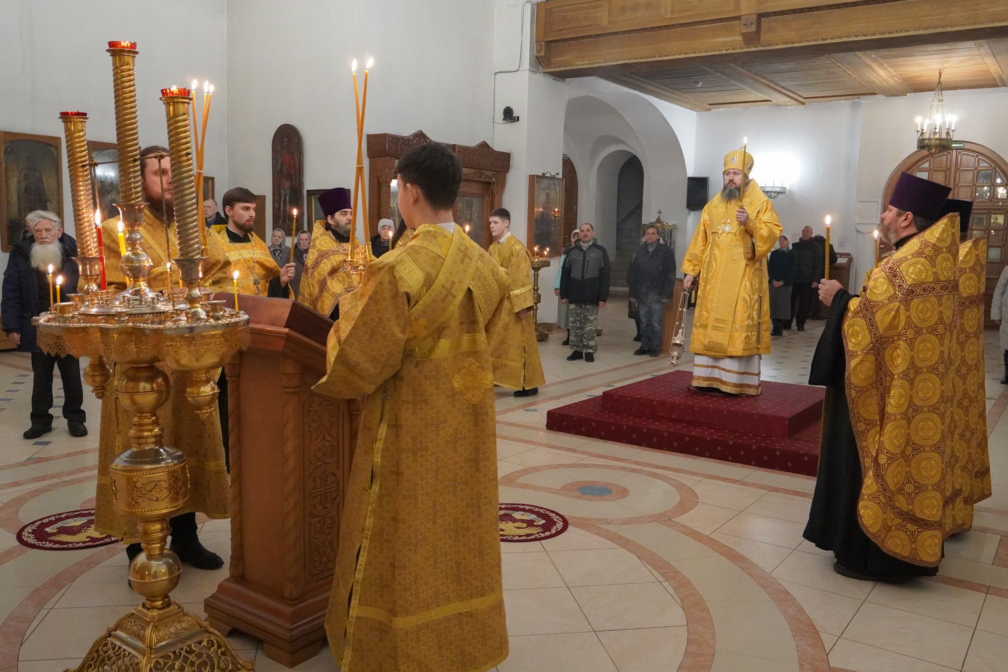 Епископ Варфоломей совершил всенощное бдение в Свято-Троицком кафедральном соборе г. Балаково