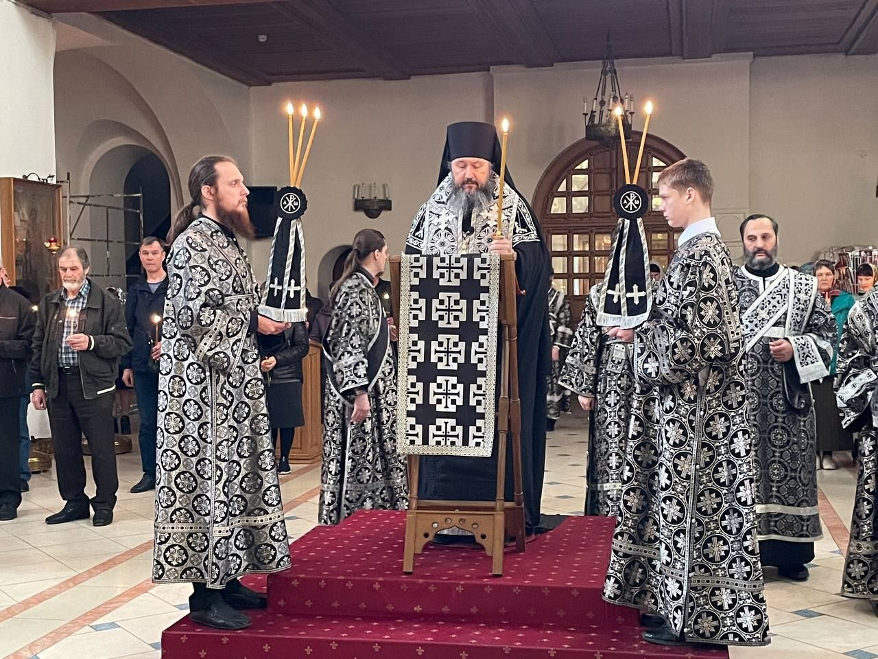 Епископ Варфоломей совершил утреню с чтением Великого канона преподобного Андрея Критского в Свято-Троицком кафедральном соборе г. Балаково