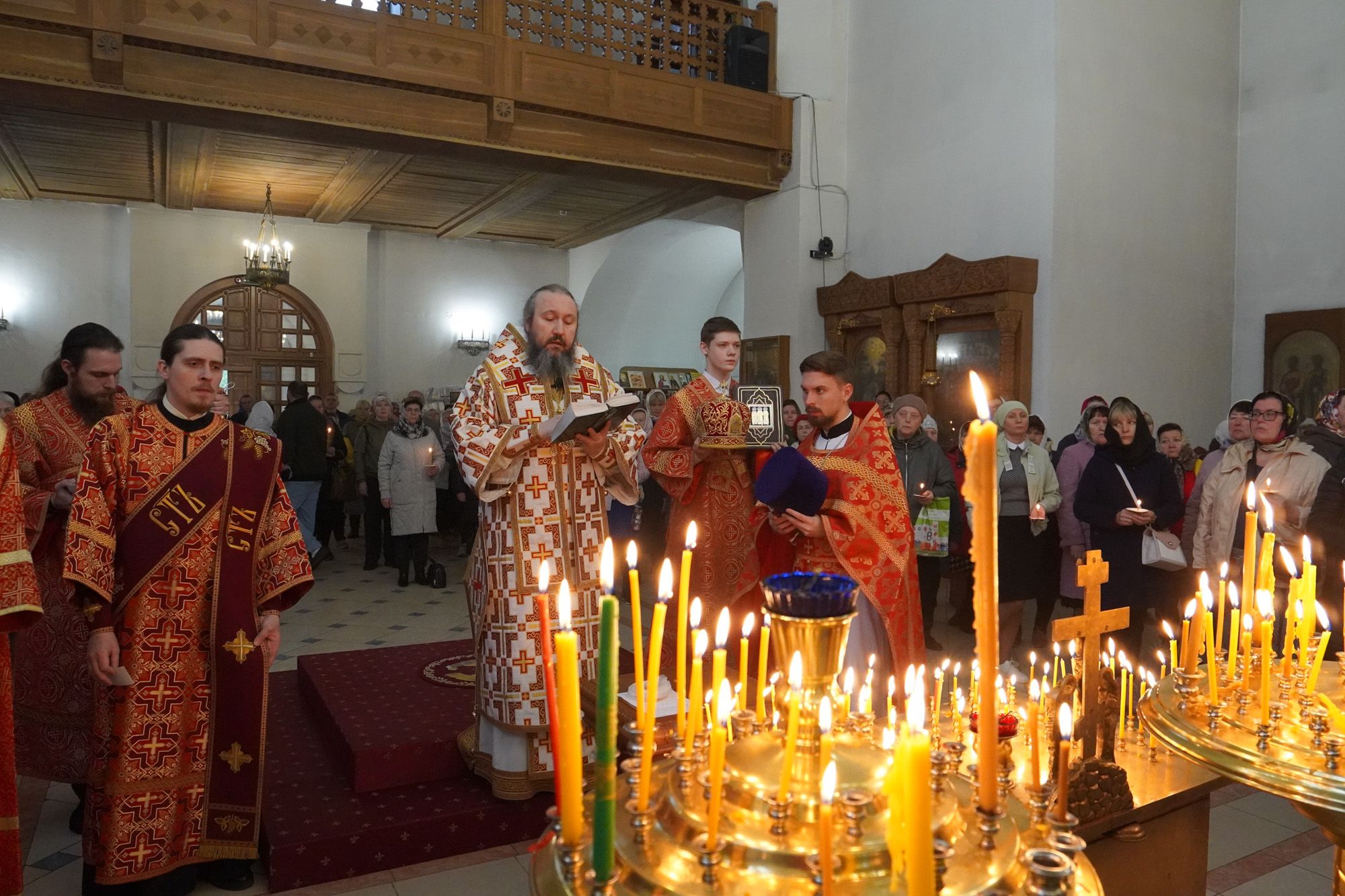 В день Радоницы епископ Варфоломей совершил Божественную литургию в Свято-Троицком кафедральном соборе г. Балаково