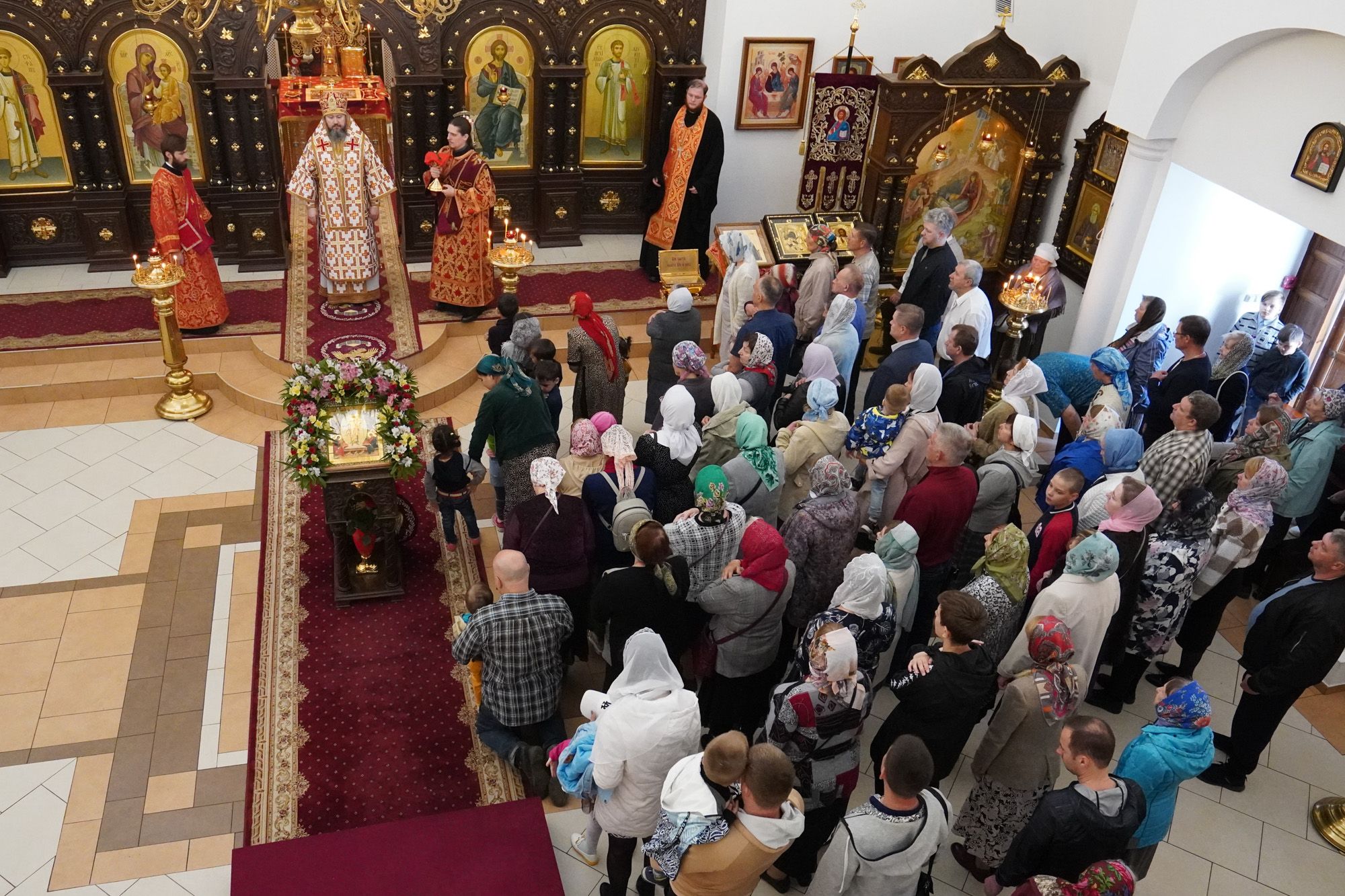 Епископ Варфоломей совершил Божественную литургию в храме Рождества Христова г. Балаково