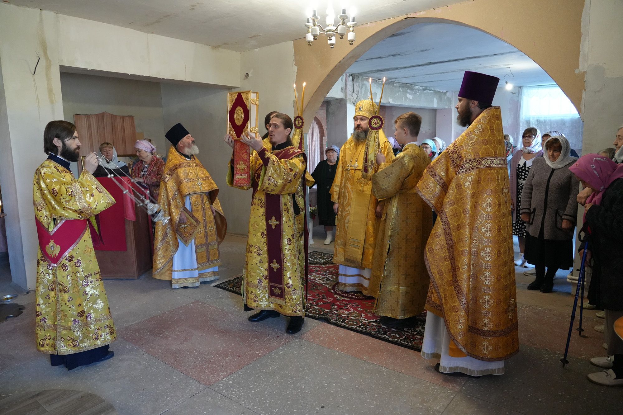 Епископ Варфоломей совершил Божественную литургию в храме святителя Николая Чудотворца с. Бородаевка Марксовского района