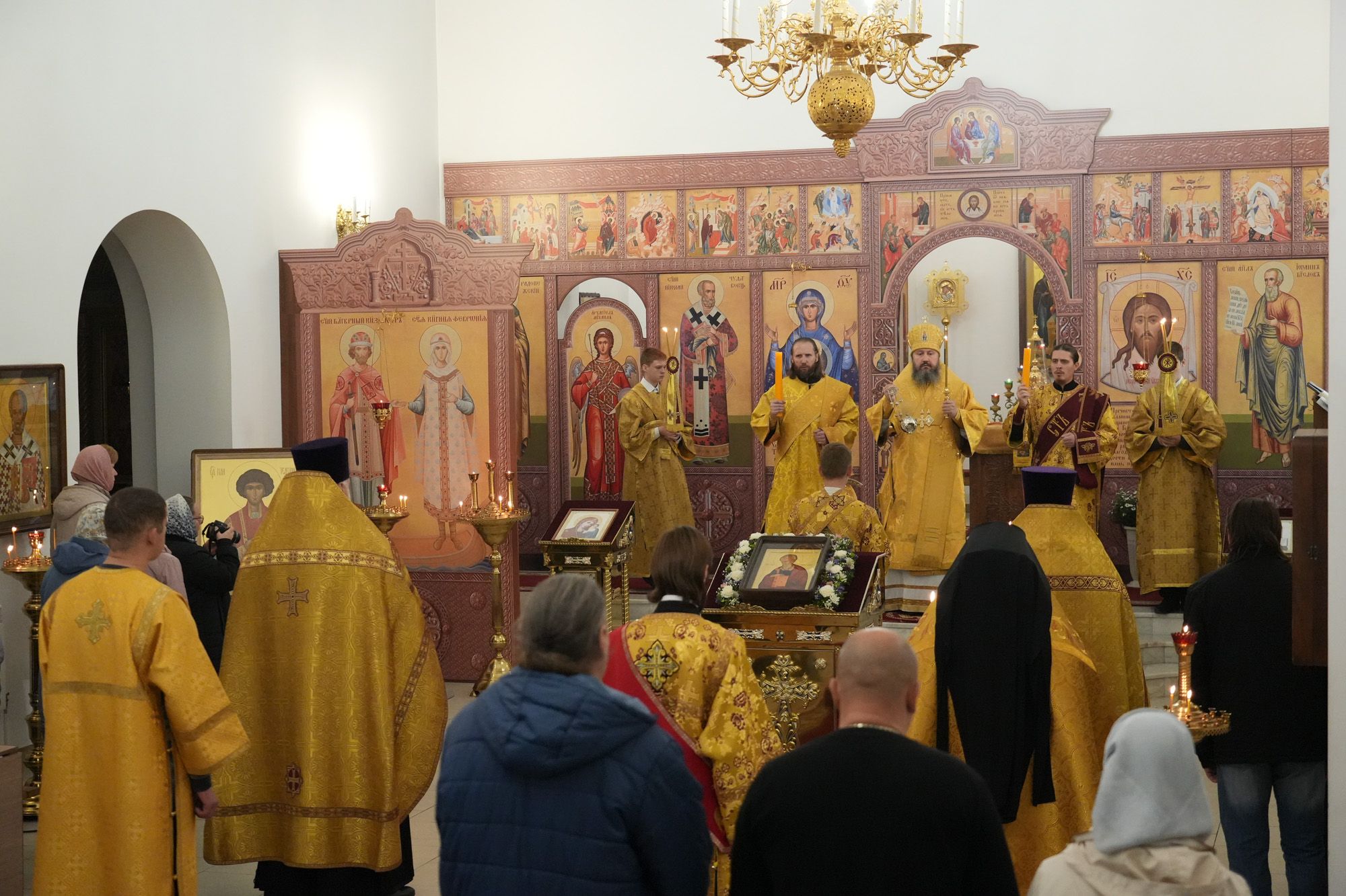 В канун престольного праздника епископ Варфоломей совершил всенощное бдение в храме апостола и евангелиста Иоанна Богослова г. Балаково