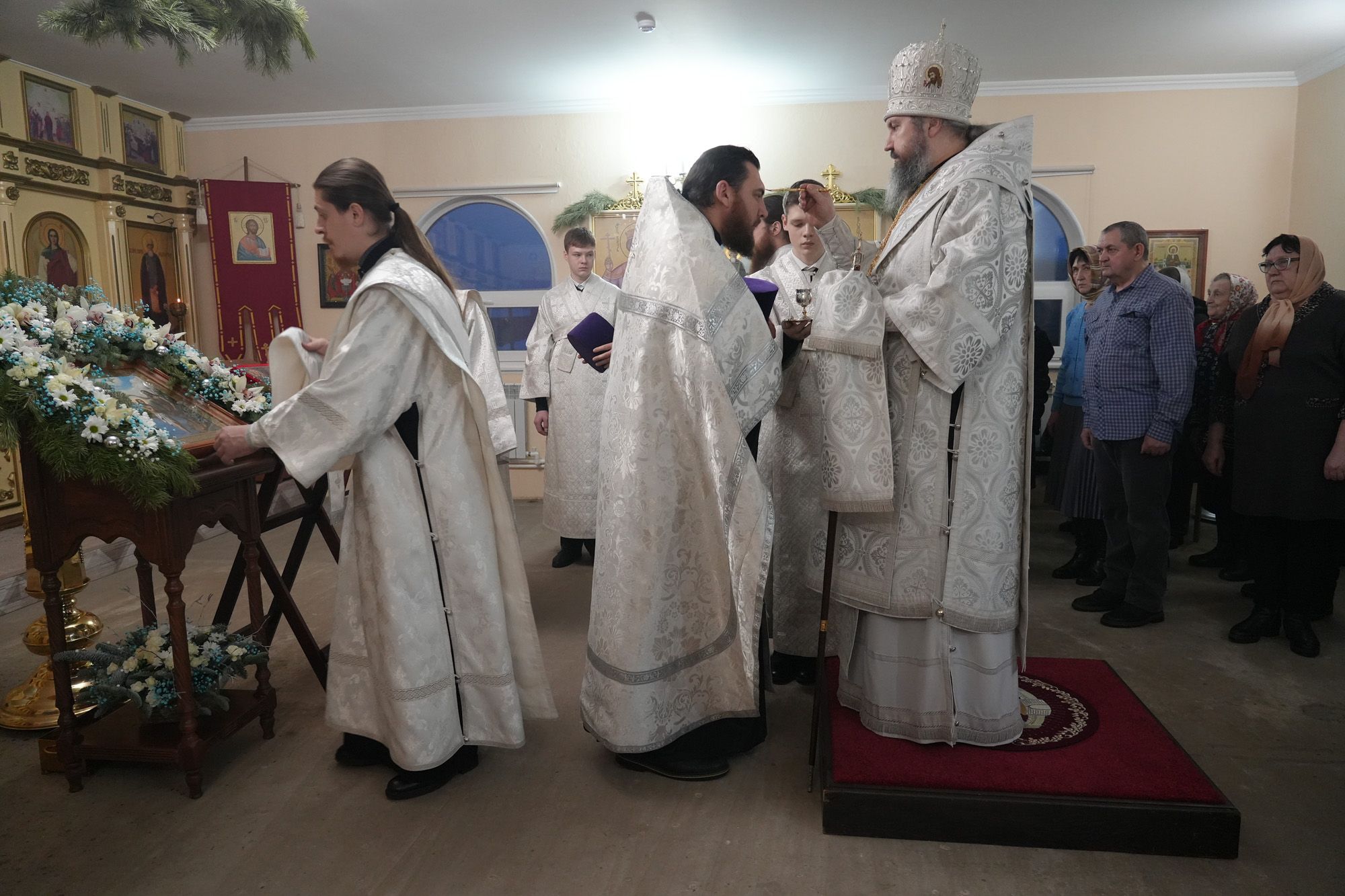 Епископ Варфоломей совершил всенощное бдение в храме Иоанна Предтечи г. Пугачёва