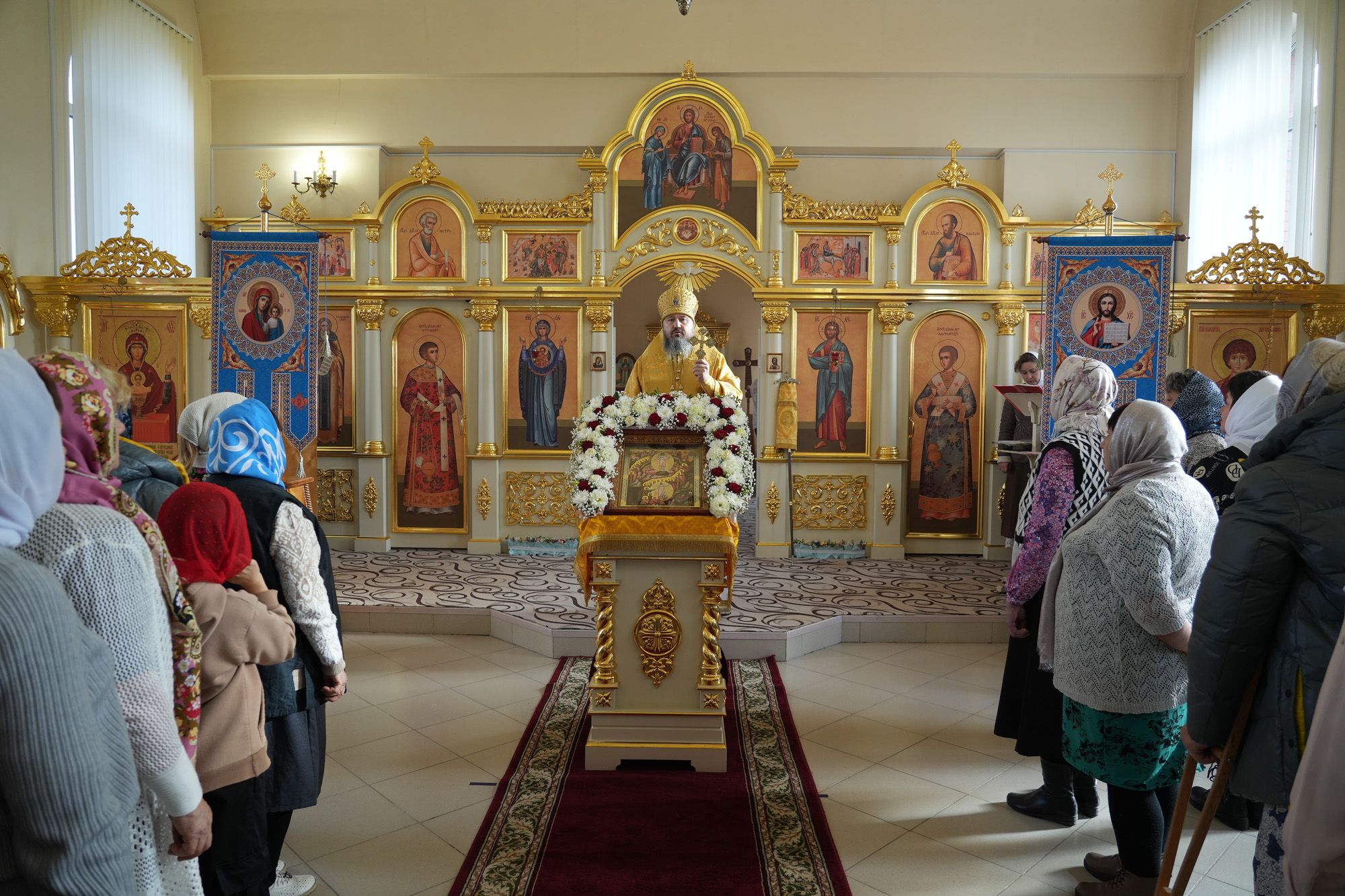 Епископ Варфоломей совершил Божественную литургию в храме Покрова Пресвятой Богородицы с. Клинцовка