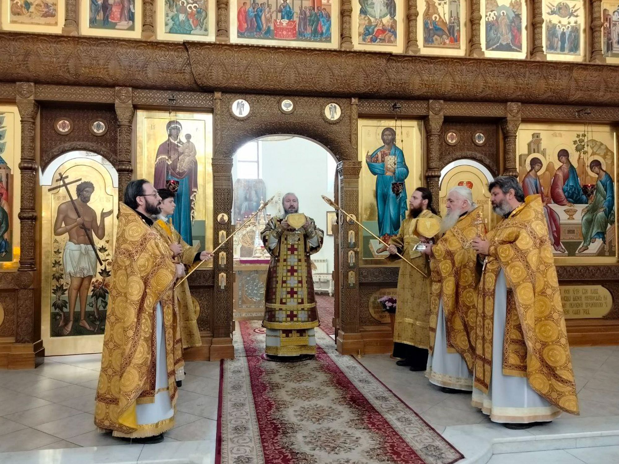 Епископ Варфоломей совершил Божественную литургию в Свято-Троицком кафедральном соборе г. Балаково