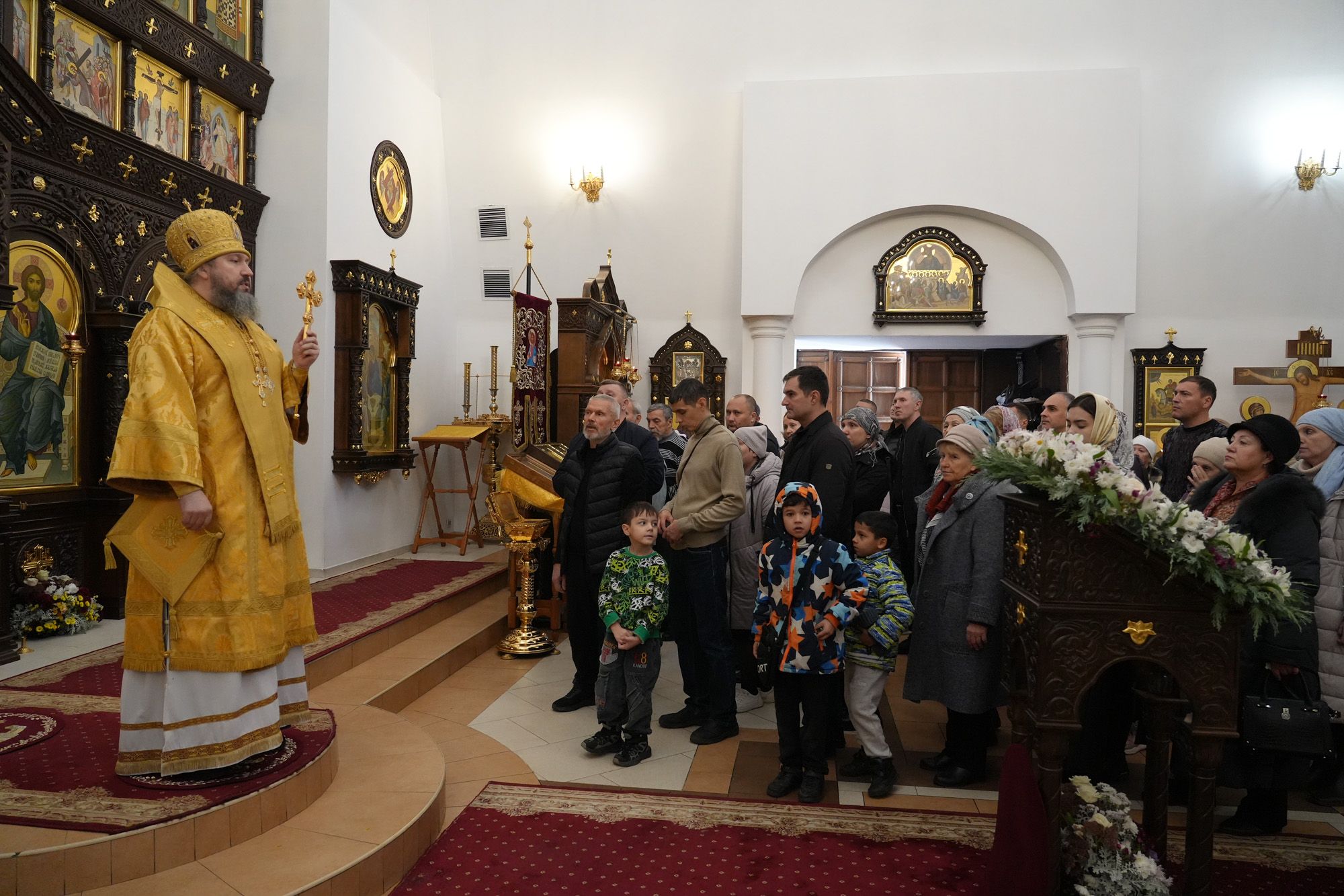 Епископ Варфоломей совершил Божественную литургию в храме Рождества Христова г. Балаково