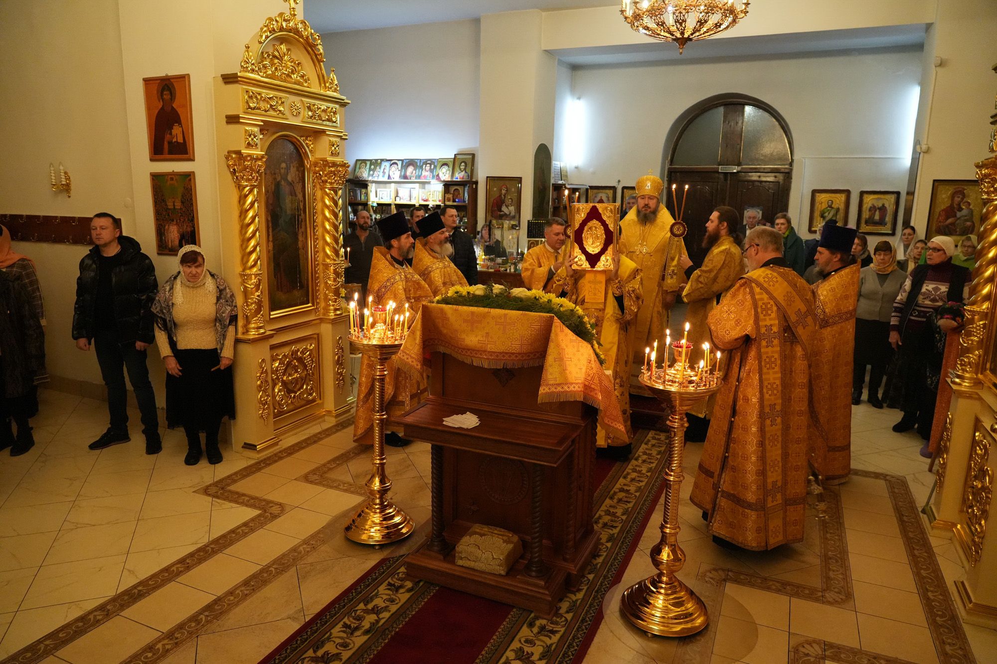 В день престольного праздника епископ Варфоломей совершил Божественную литургию в храме апостола Андрея Первозванного г. Маркса