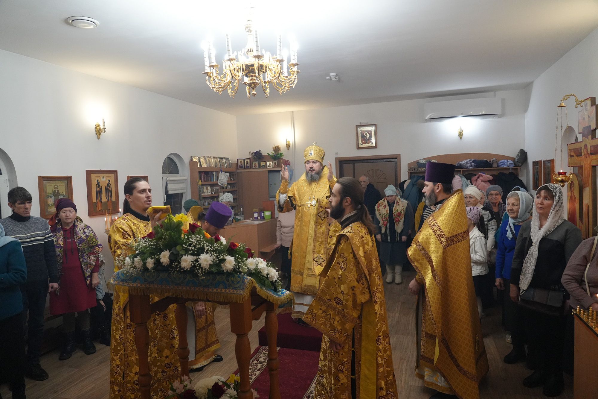 Епископ Варфоломей совершил Божественную литургию в храме Благовещения Пресвятой Богородицы г. Балаково