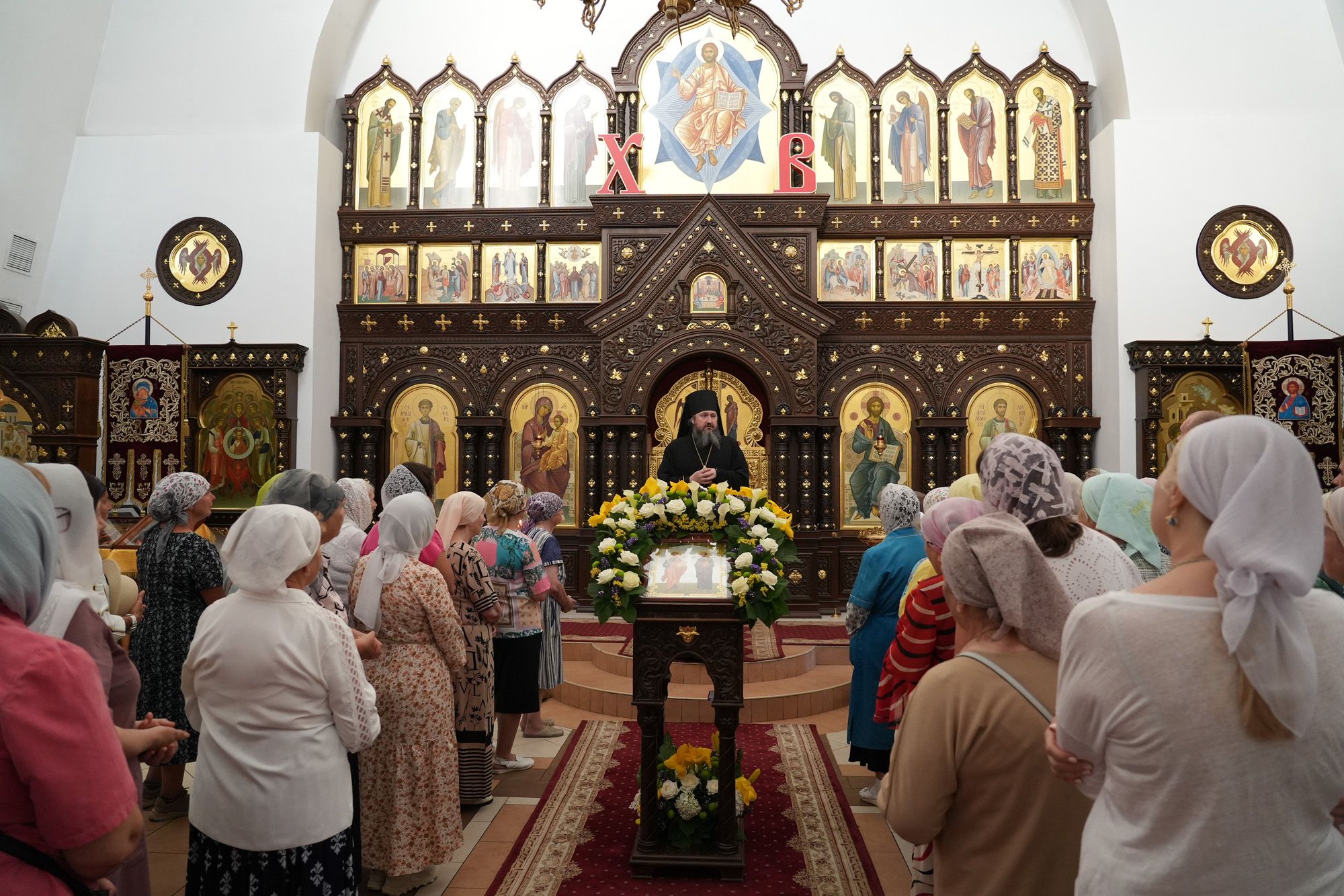 Епископ Варфоломей совершил всенощное бдение в храме Рождества Христова г. Балаково