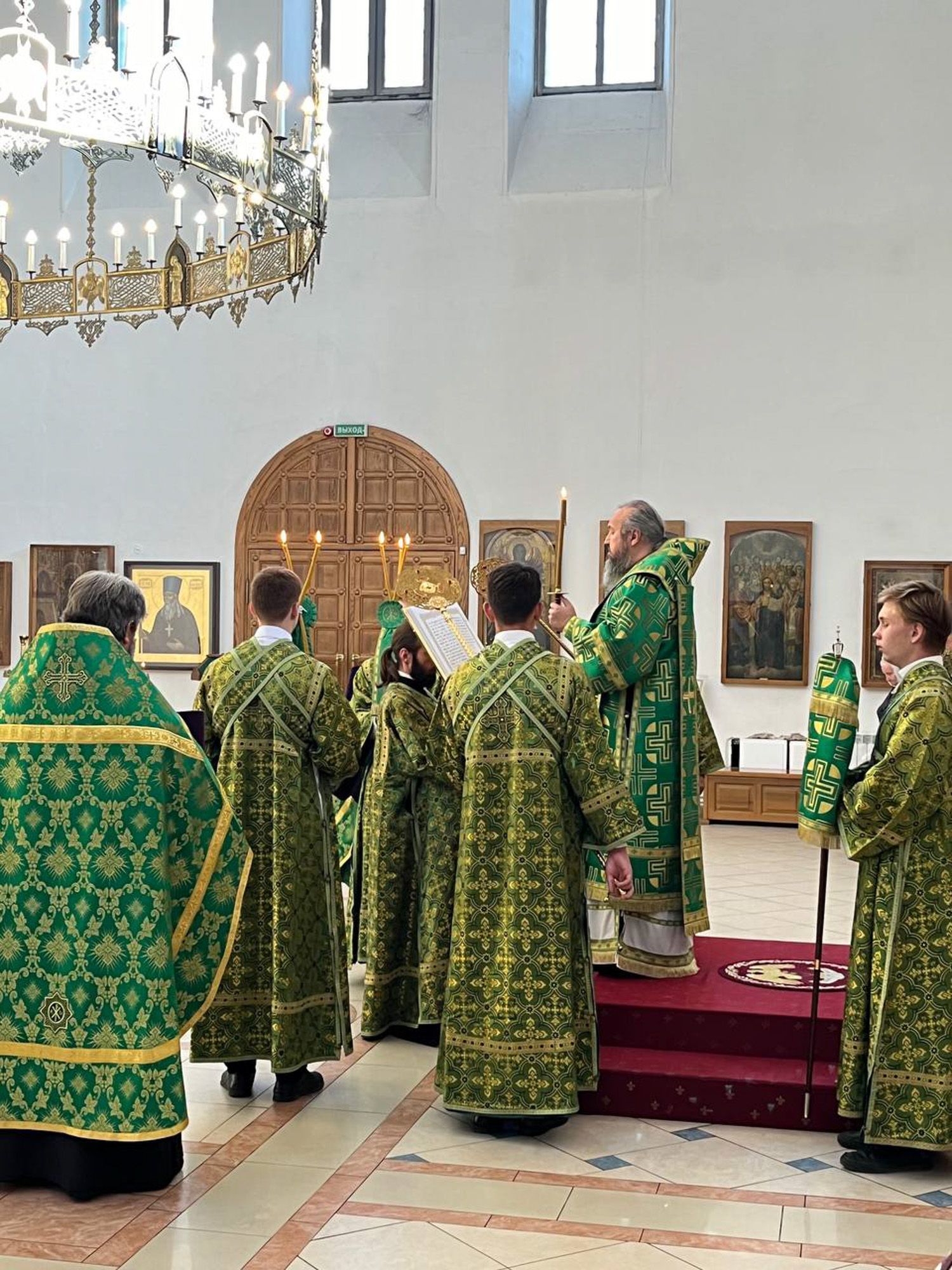 Епископ Варфоломей совершил всенощное бдение в Свято-Троицком кафедральном соборе г. Балаково