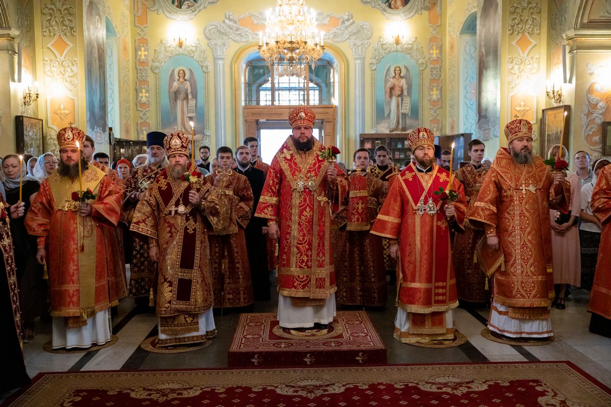 Епископ Варфоломей принял участие в соборном архиерейском богослужении в канун Собора Саратовских святых