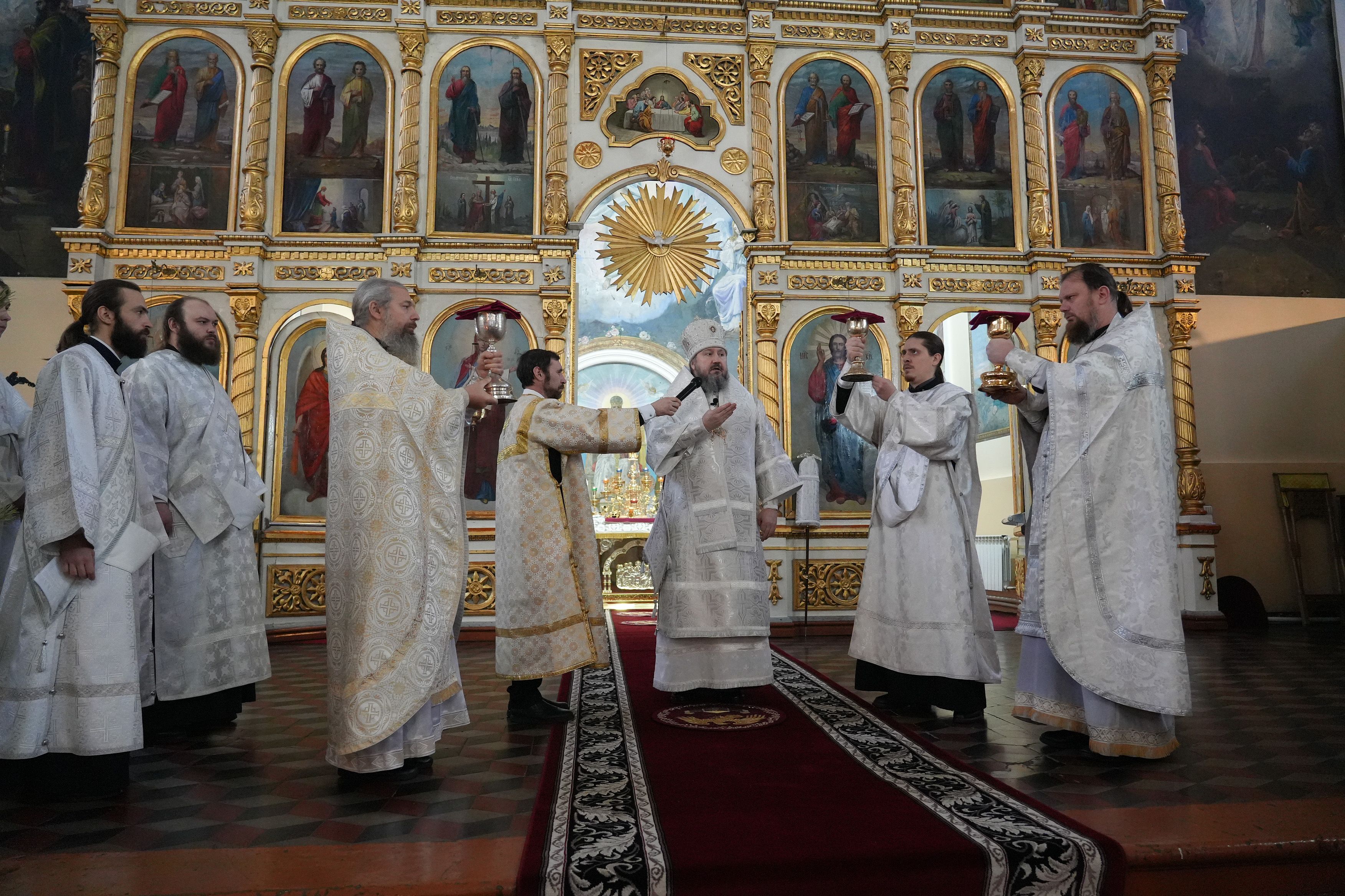 В праздник Крещения Господня епископ Варфоломей совершил Божественную литургию и чин Великого освящения воды в Свято-Воскресенском соборе г. Пугачёва