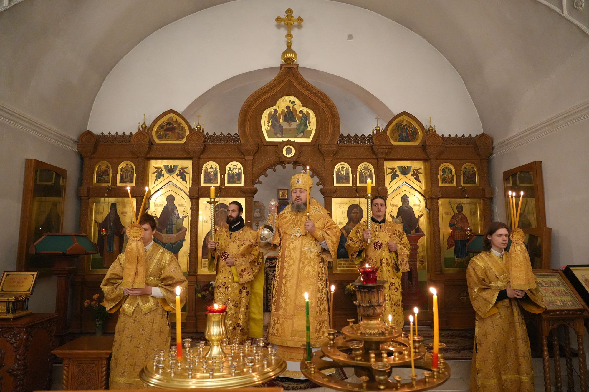 Епископ Варфоломей совершил всенощное бдение в Свято-Троицком кафедральном соборе г. Балаково