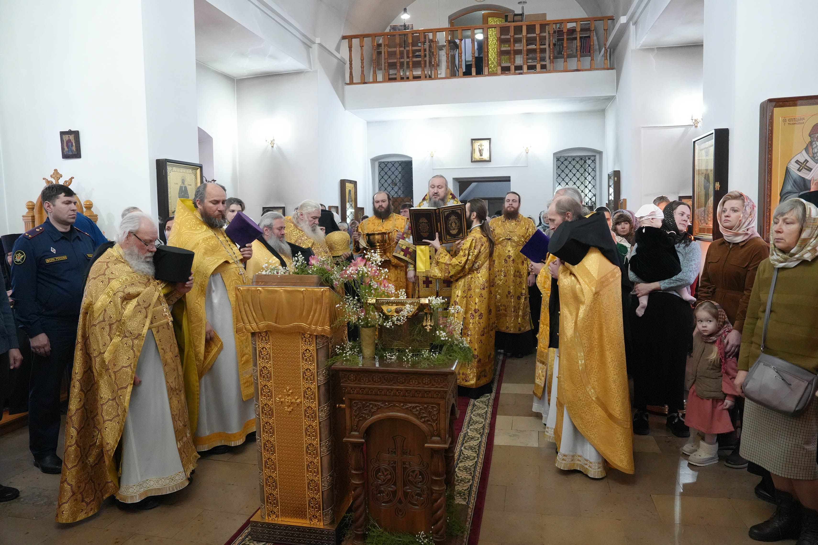 Епископ Варфоломей совершил Божественную литургию в Свято-Никольском женском монастыре п. Монастырский