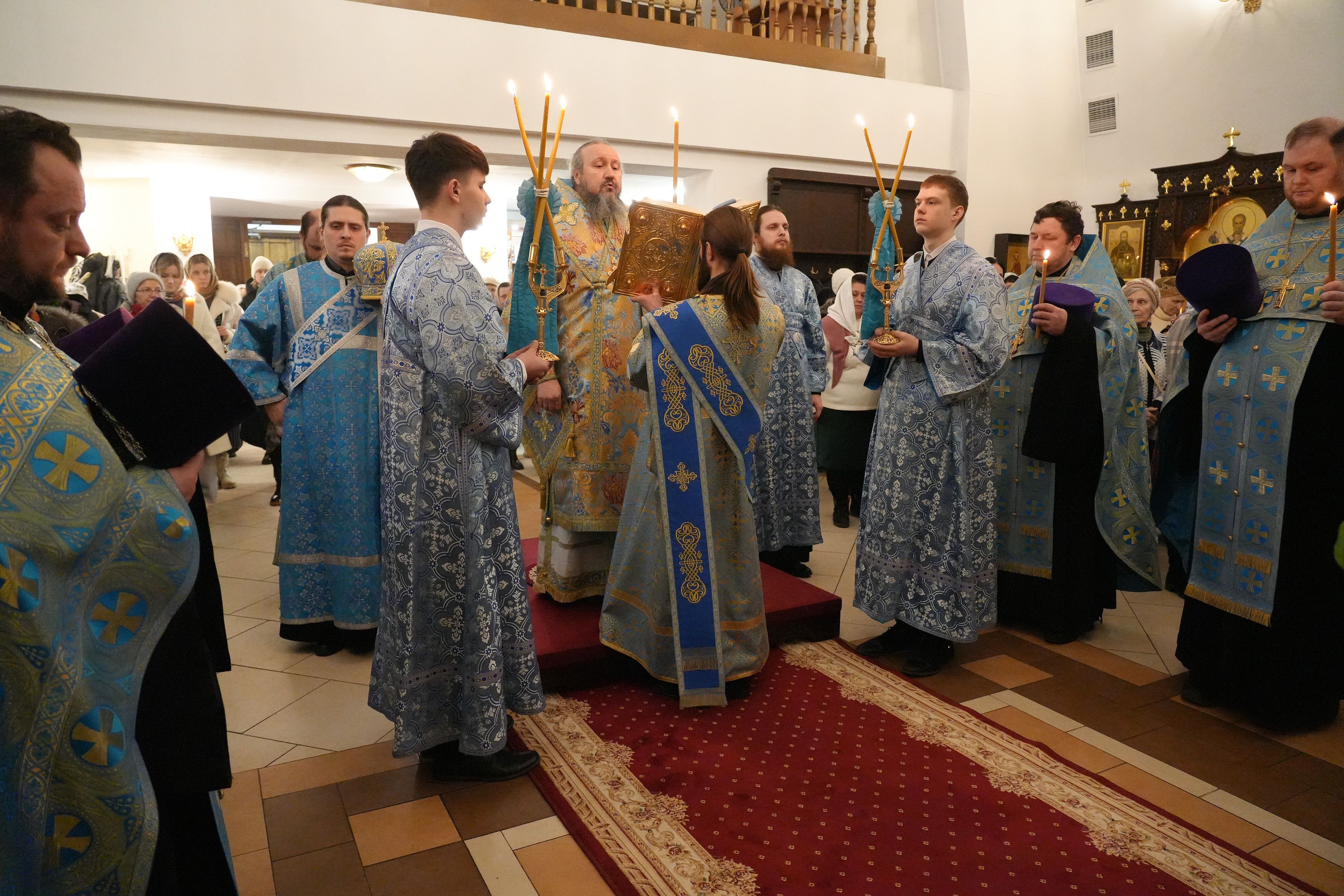 Епископ Варфоломей совершил всенощное бдение в храме Рождества Христова г. Балаково