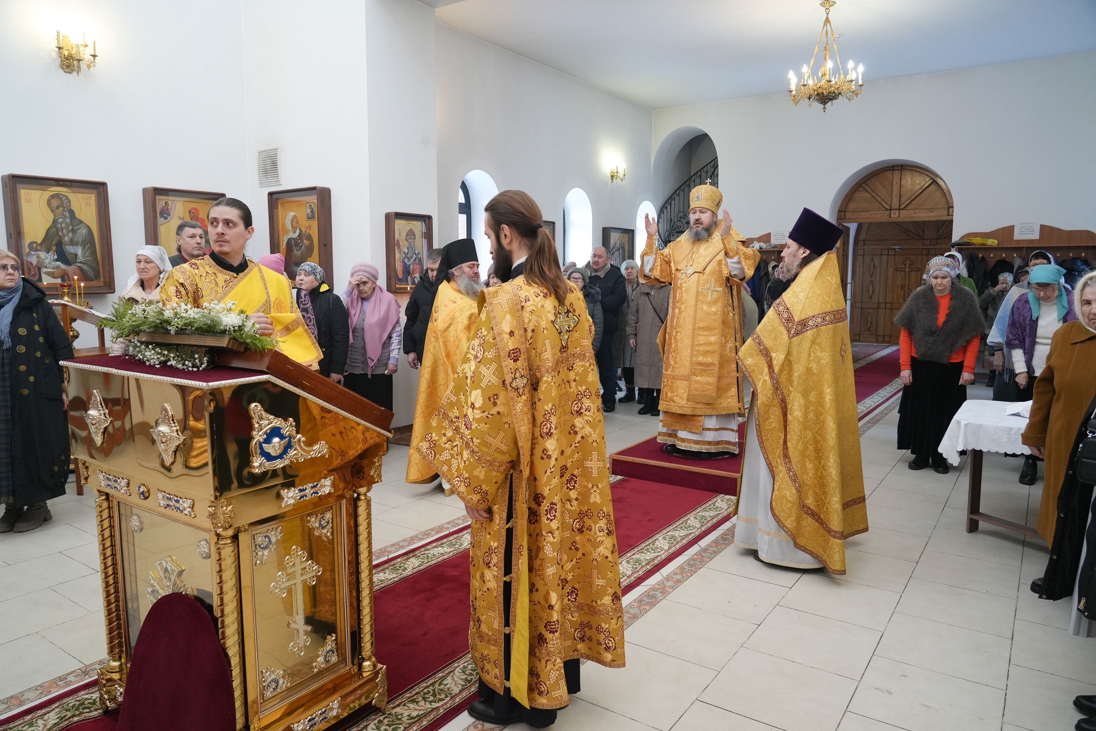 Епископ Варфоломей совершил Божественную литургию в храме апостола и евангелиста Иоанна Богослова г. Балаково