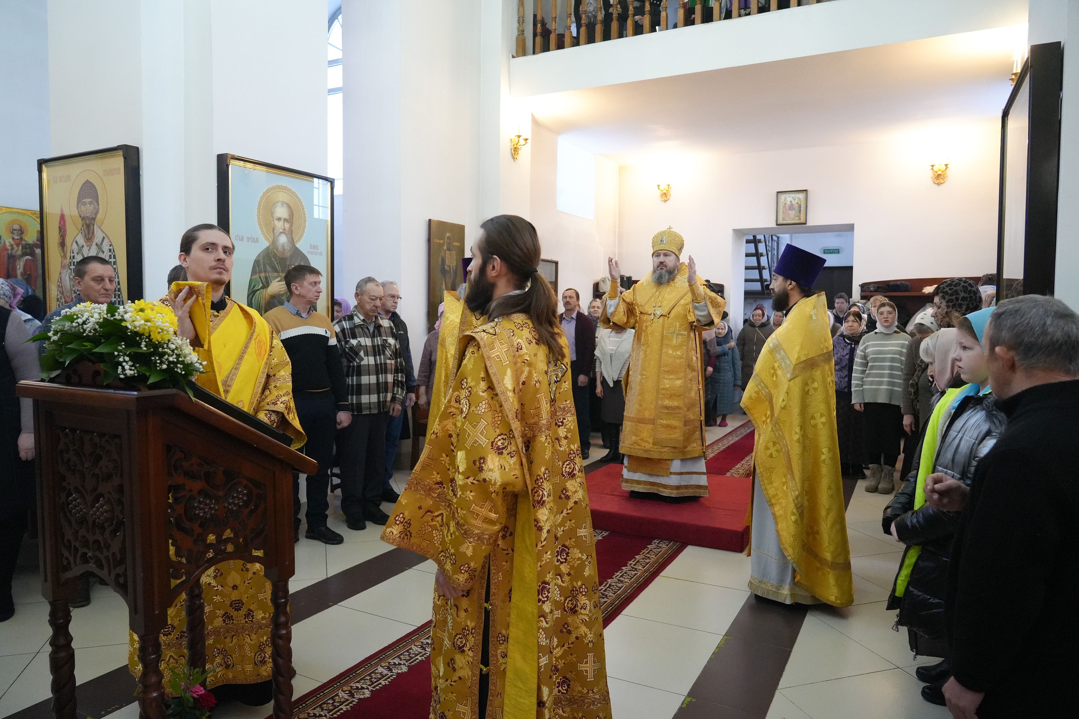 Епископ Варфоломей совершил Божественную литургию в Свято-Троицком храме с. Ивантеевка