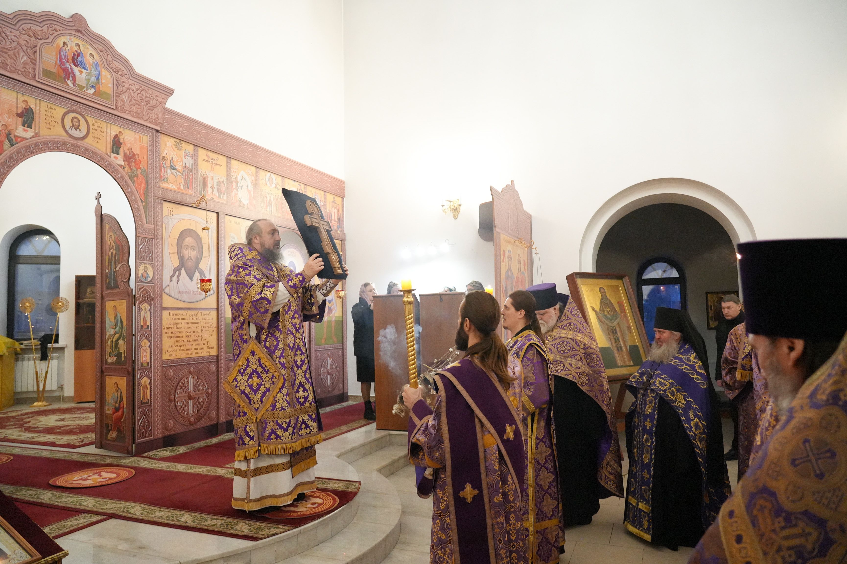Епископ Варфоломей совершил всенощное бдение в храме апостола и евангелиста Иоанна Богослова г. Балаково