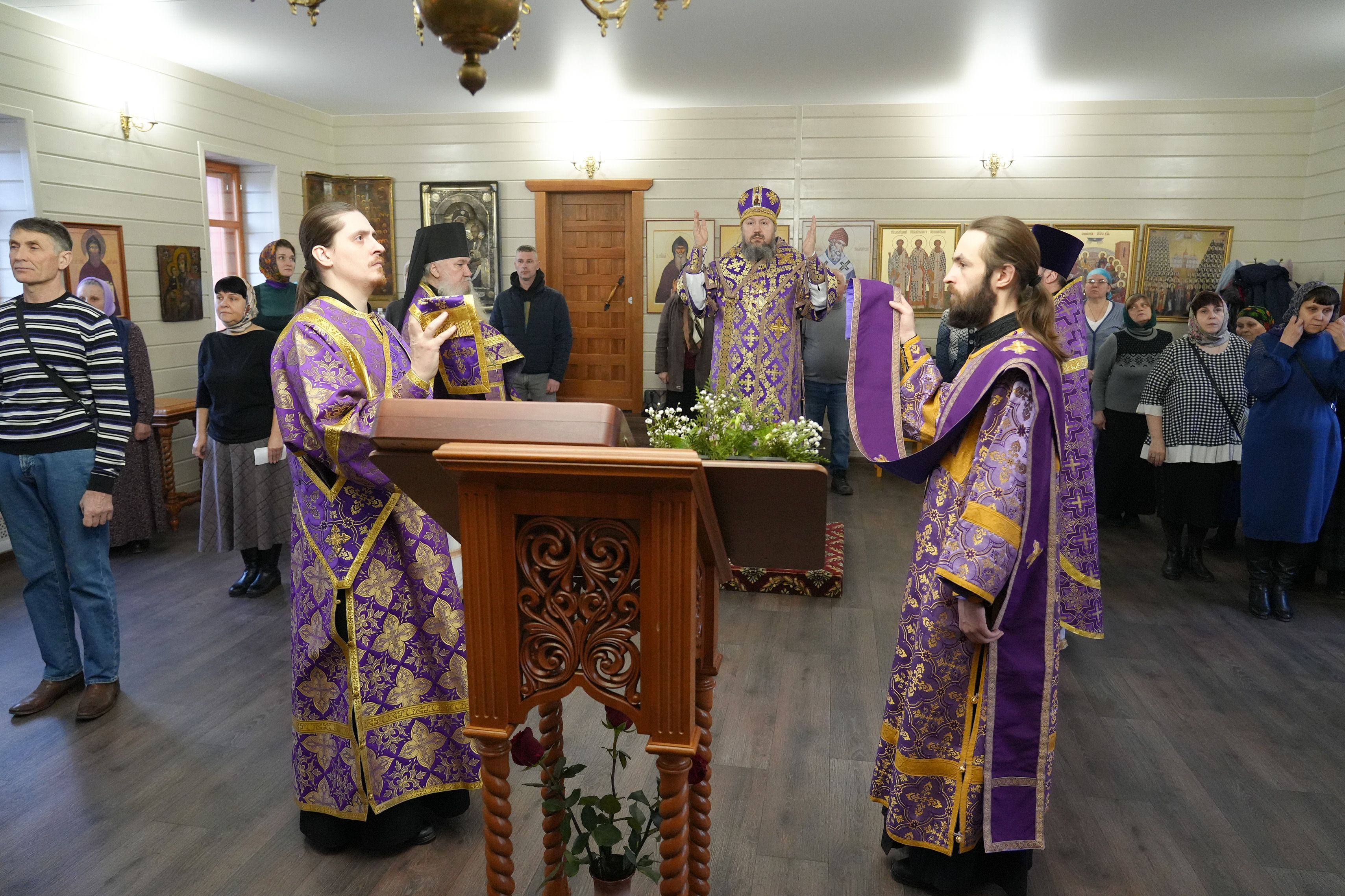 Епископ Варфоломей совершил Божественную литургию в храме Предтечи и Крестителя Господня Иоанна с. Ивановка