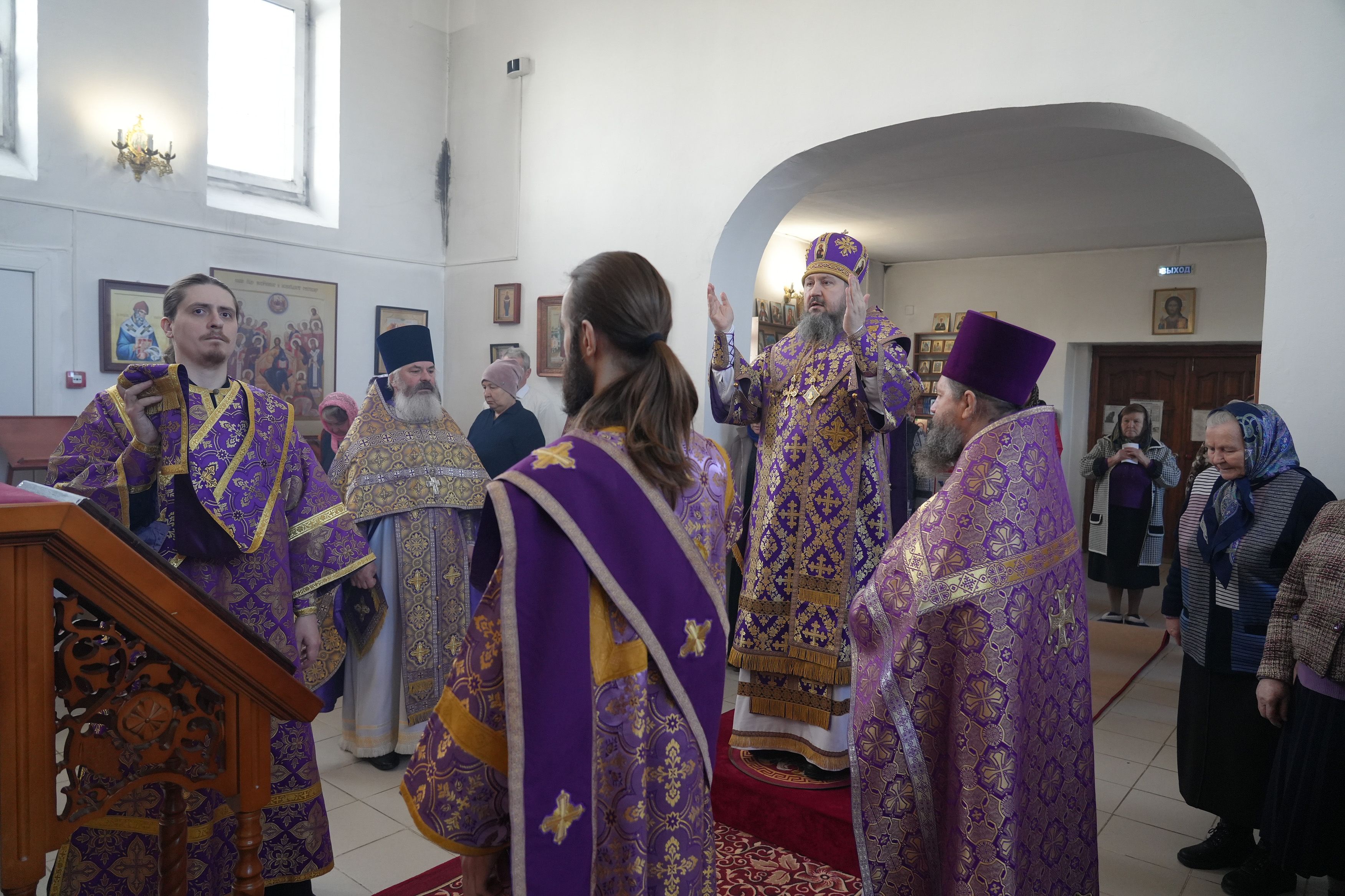 Епископ Варфоломей совершил Божественную литургию в храме Рождества Иоанна Предтечи с. Подлесное