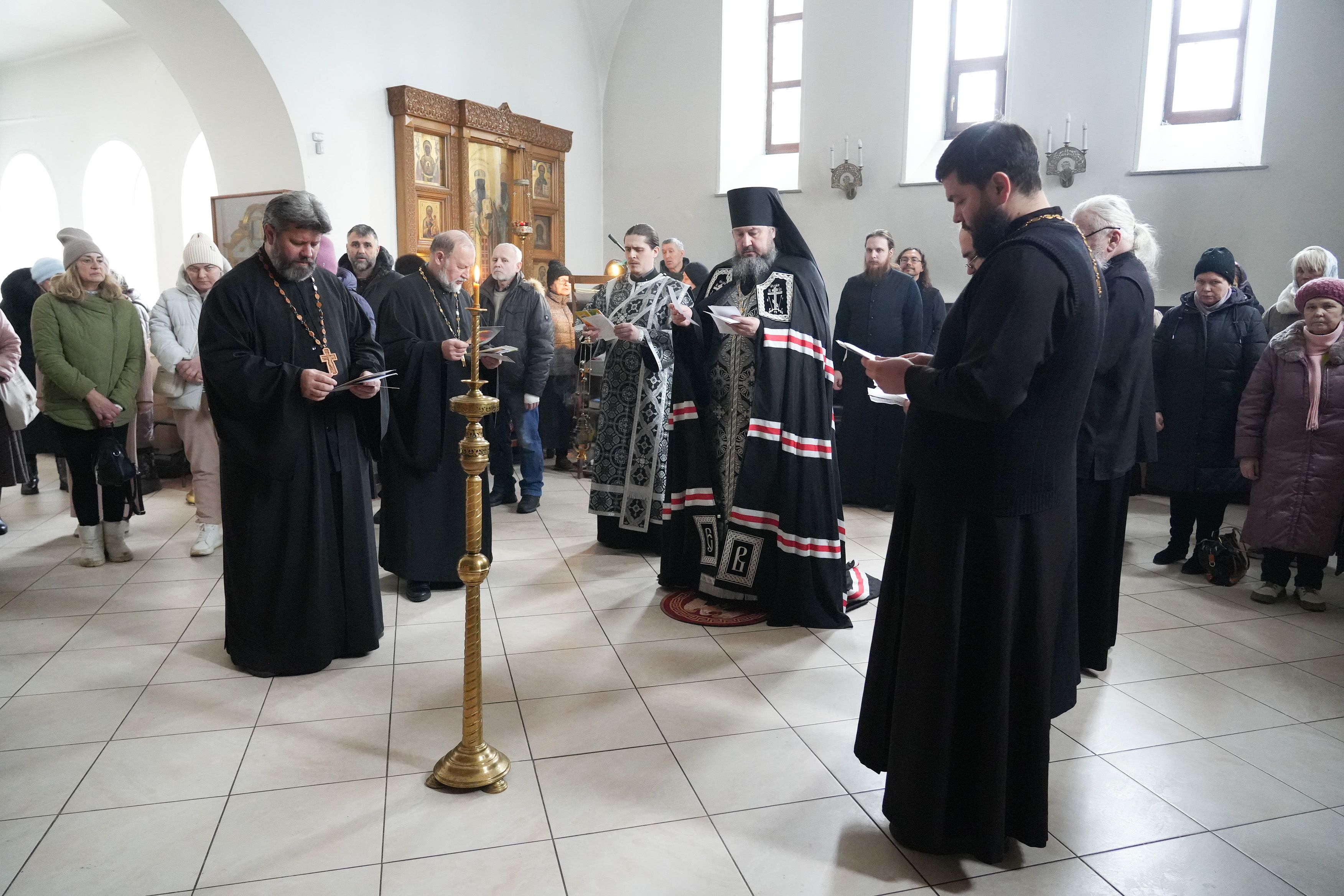 Епископ Варфоломей совершил уставное богослужение в Свято-Троицком кафедральном соборе г. Балаково