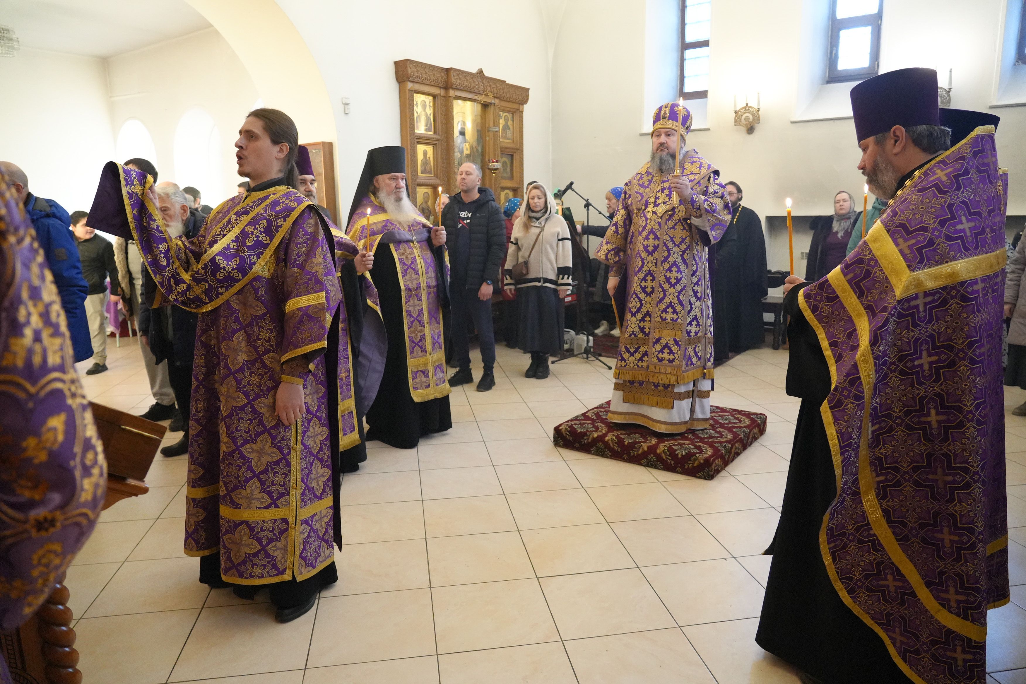 Епископ Варфоломей совершил всенощное бдение в Свято-Троицком кафедральном соборе г. Балаково