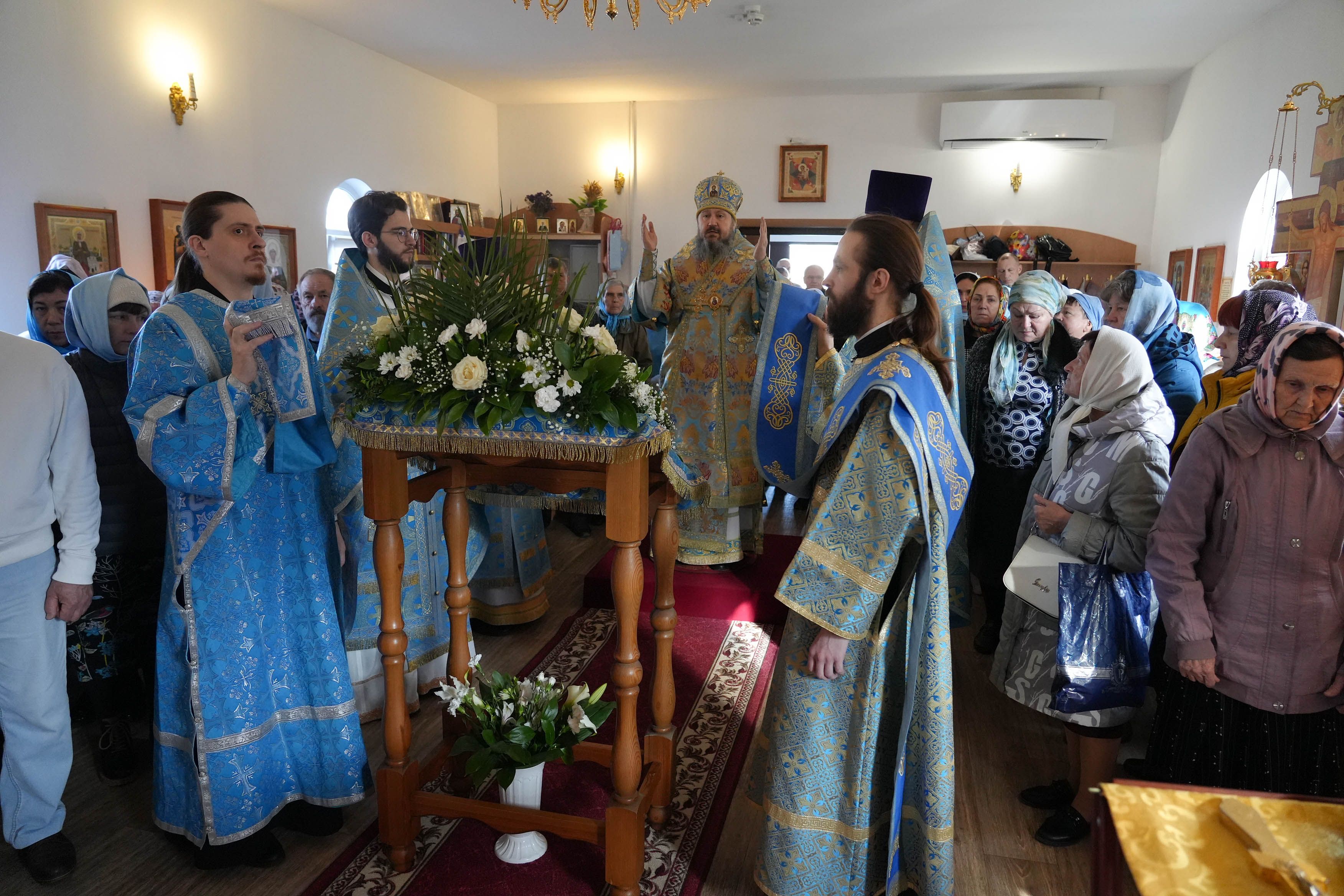 Епископ Варфоломей совершил Божественную литургию в храме Благовещения Пресвятой Богородицы г. Балаково