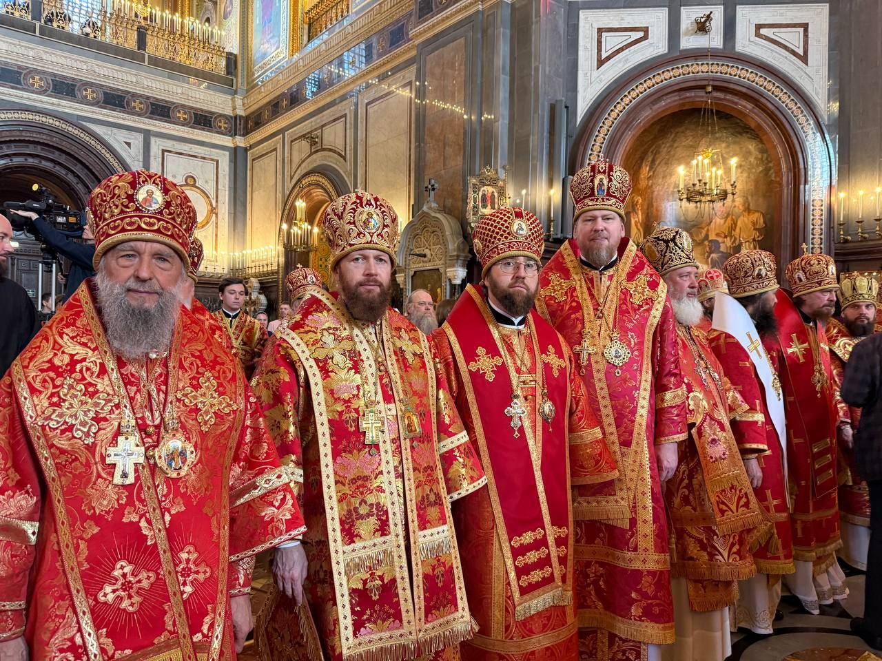 Митрополит Игнатий принял участие в Божественной литургии в Храме Христа Спасителя