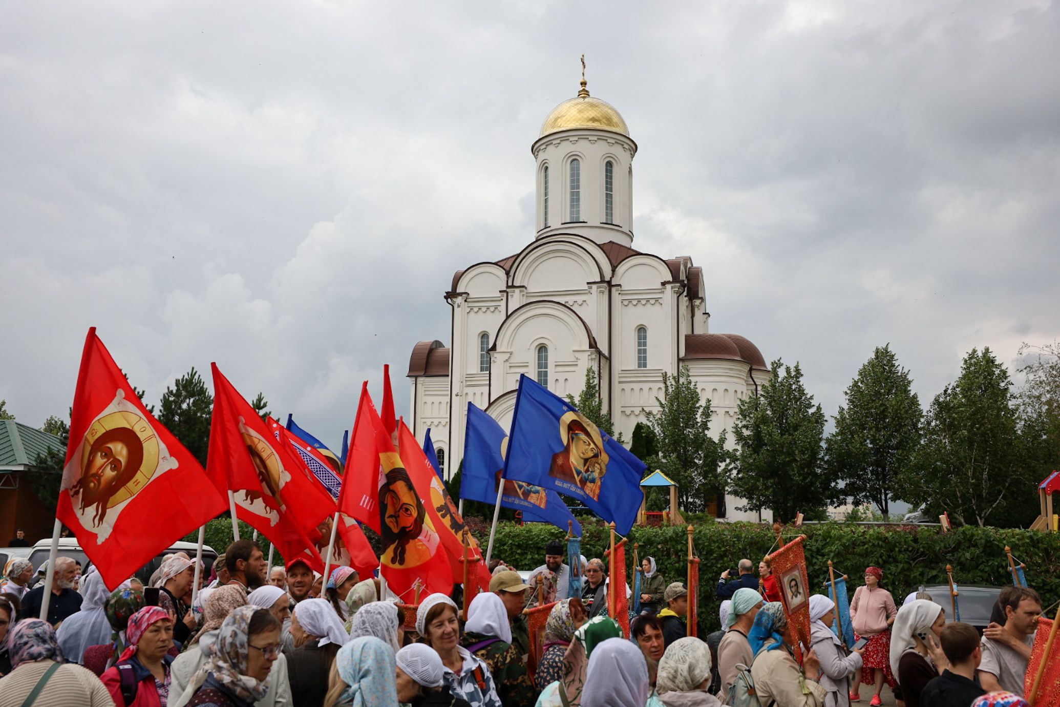 Начался многодневный крестный ход Саратов-Вавилов Дол