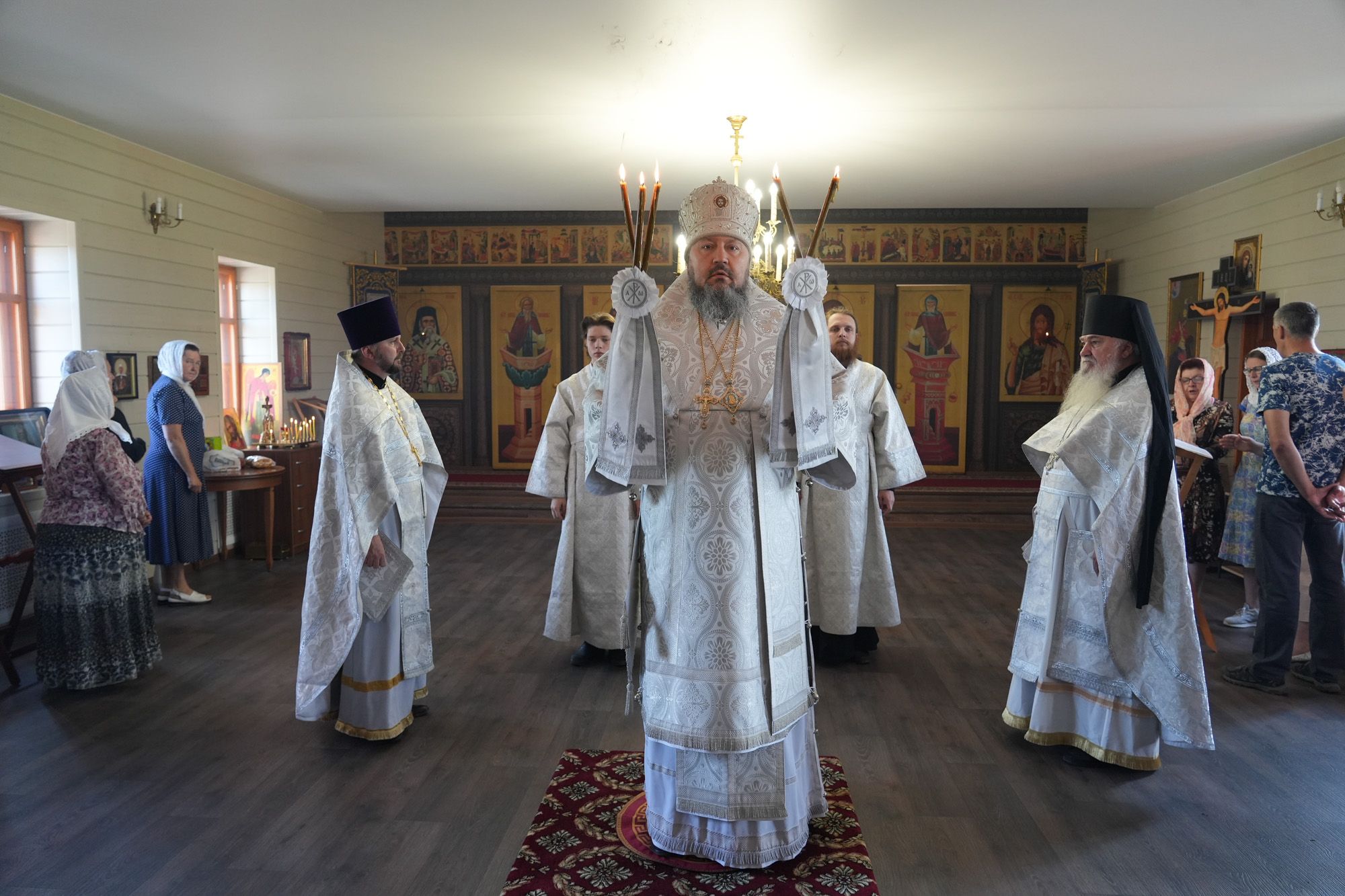 Епископ Варфоломей совершил Божественную литургию в храме Предтечи и Крестителя Господня Иоанна с. Ивановка