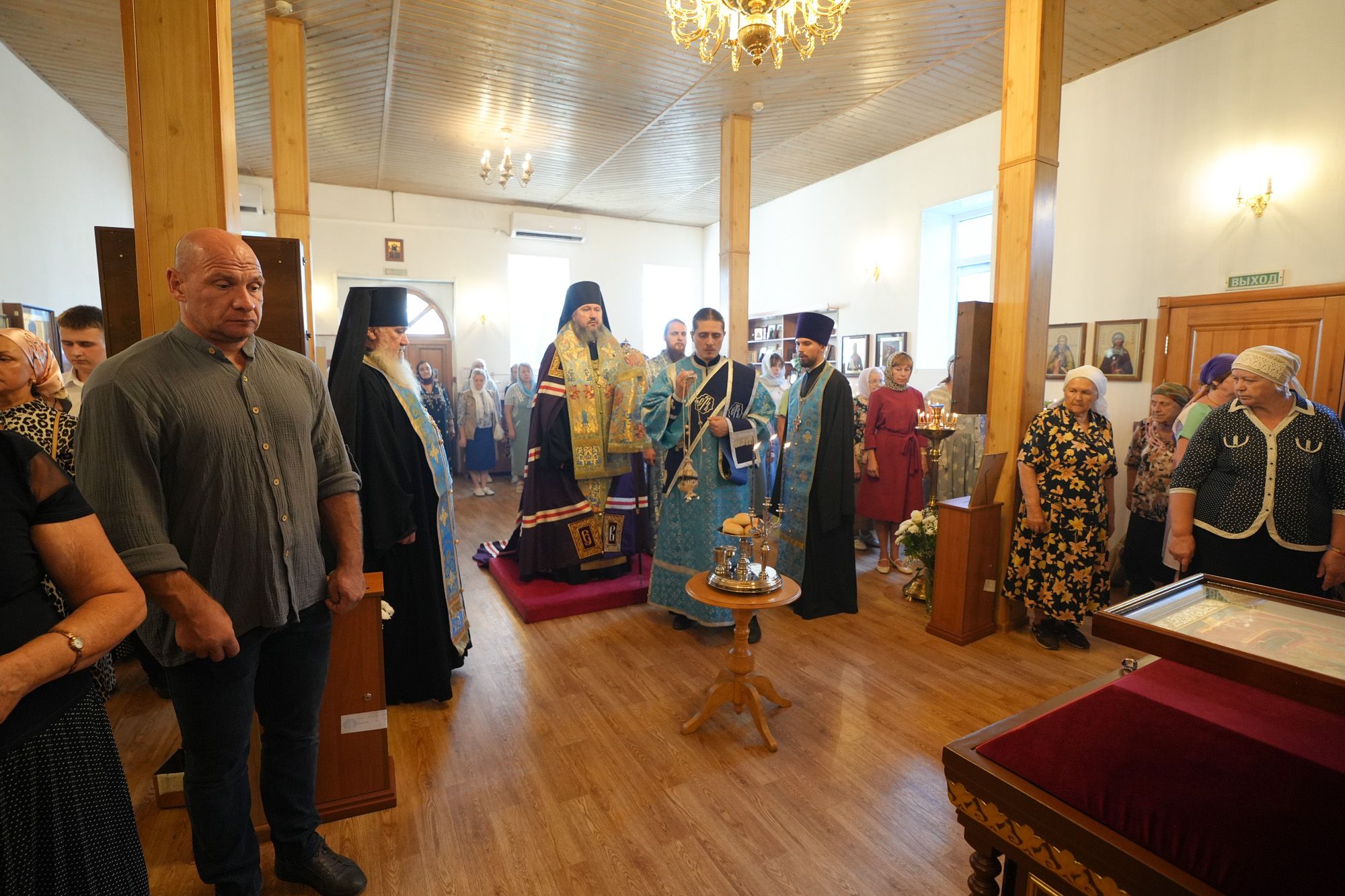 Епископ Варфоломей совершил всенощное бдение в храме Казанской иконы Божией Матери г. Балаково