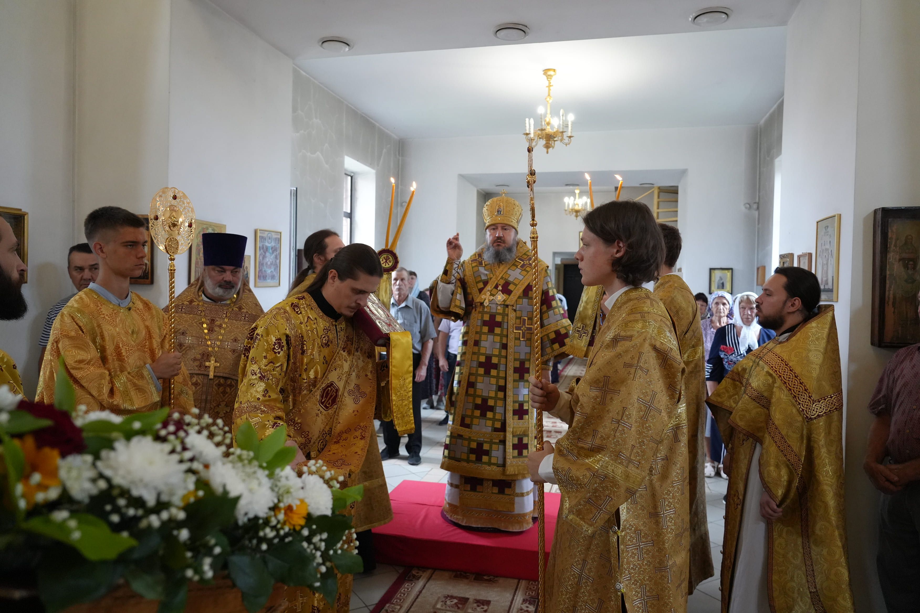 В день престольного праздника епископ Варфоломей совершил Божественную литургию в храме пророка Божия Илии р.п. Духовницкое