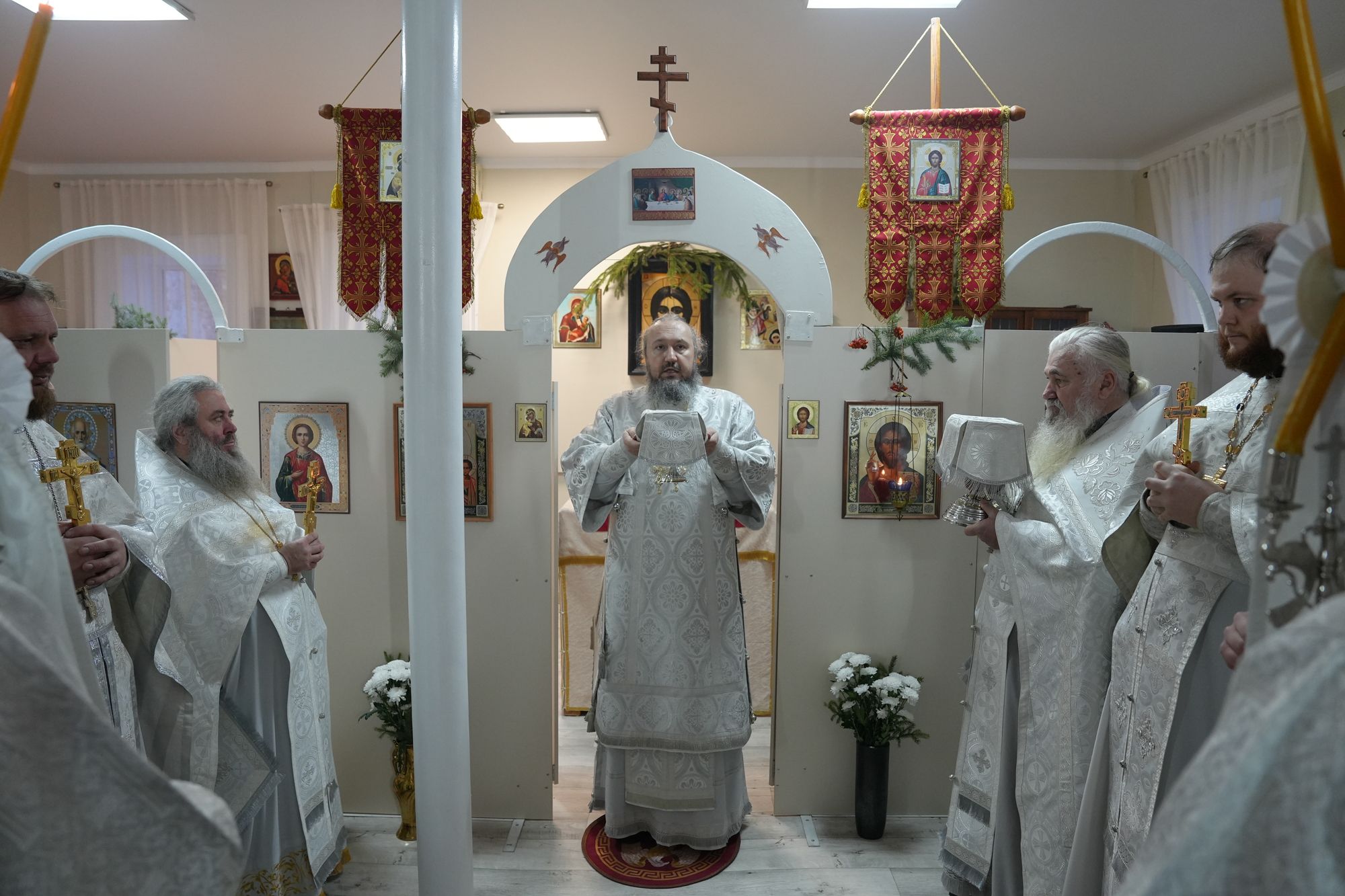 Епископ Варфоломей совершил Божественную литургию в храме Рождества Христова с. Красный Яр