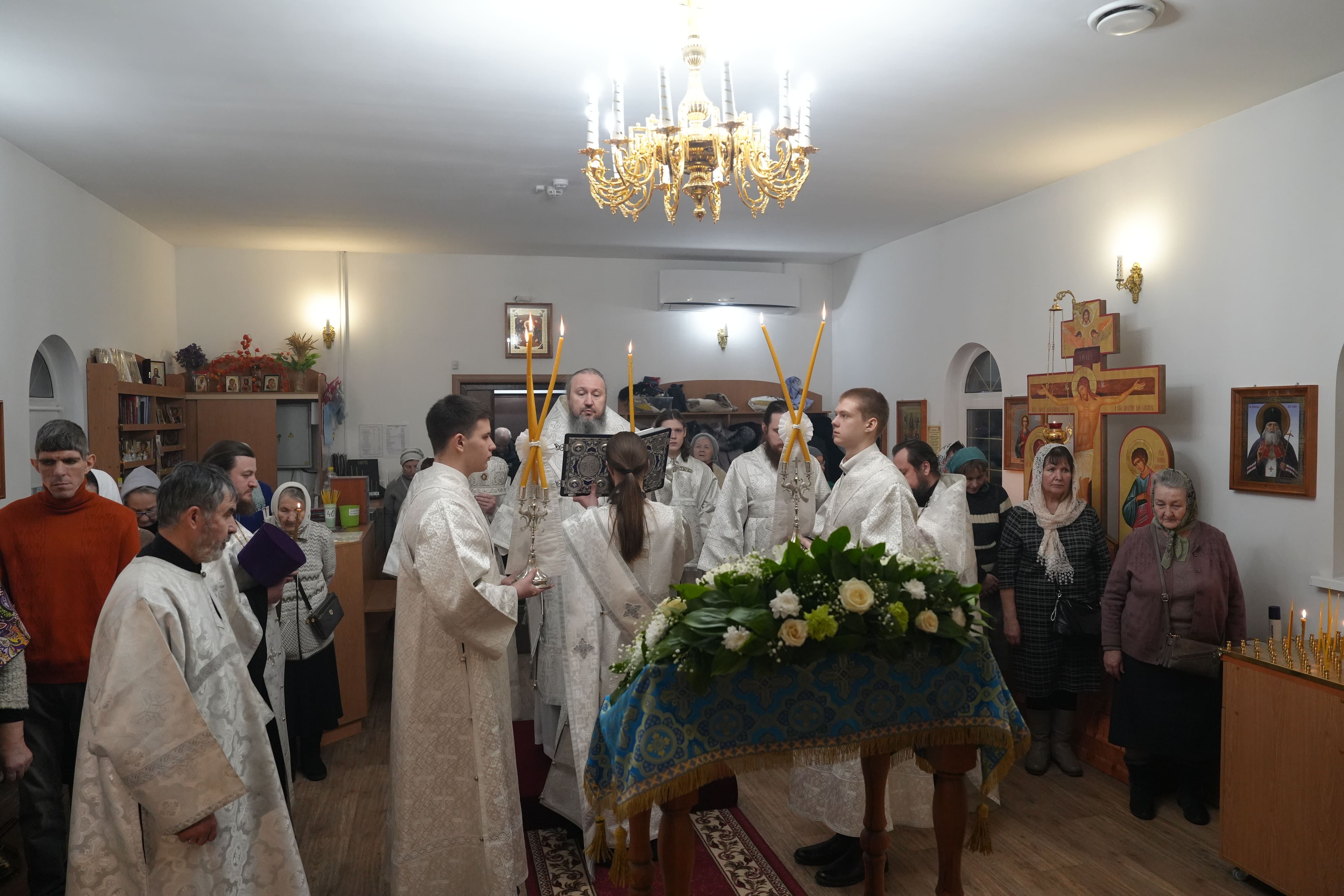 Епископ Варфоломей совершил всенощное бдение в храме Благовещения Пресвятой Богородицы г. Балаково
