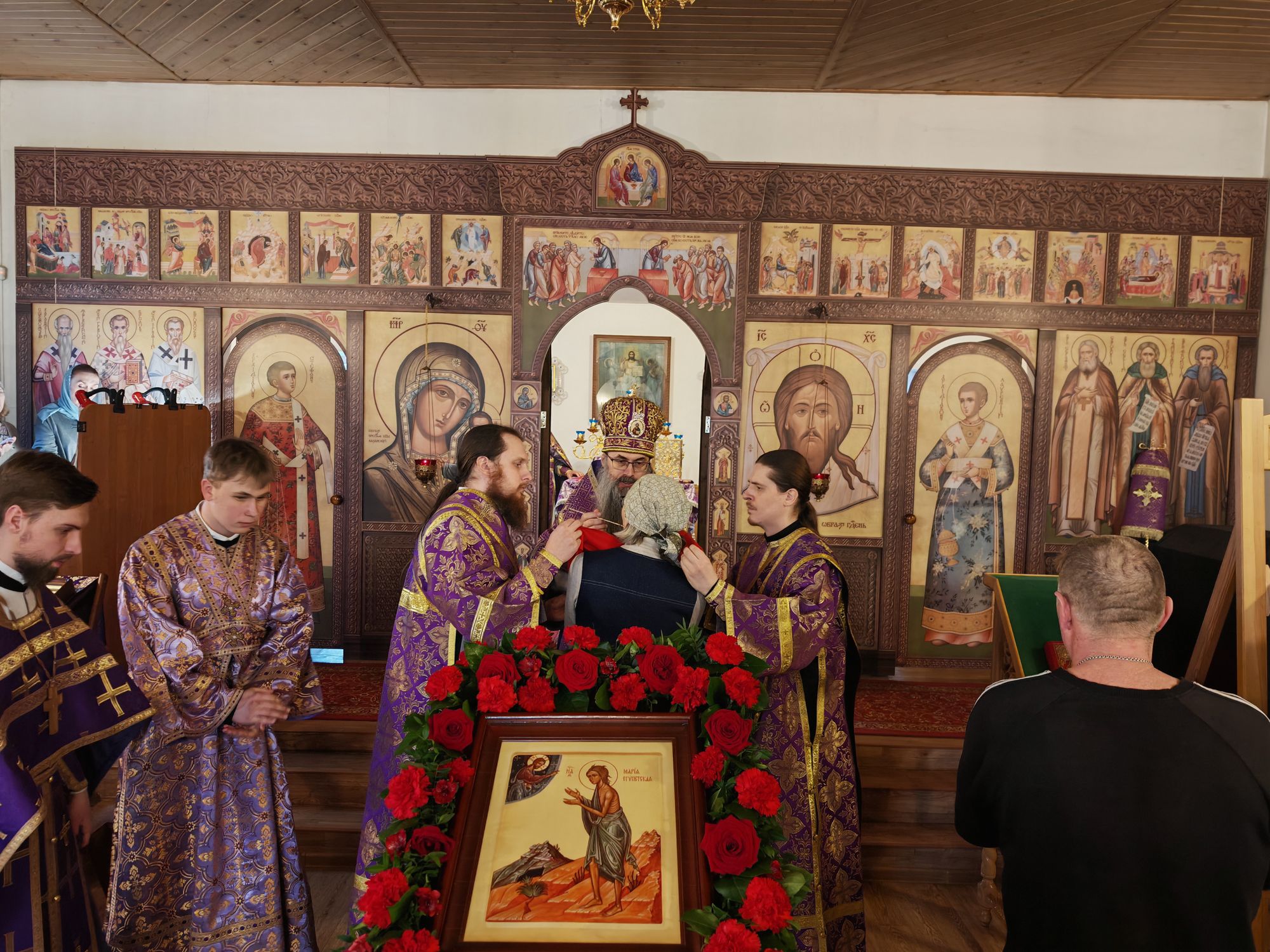 Епископ Иннокентий совершил Литургию Преждеосвященных Даров в храме Казанской иконы Божией Матери г. Балаково