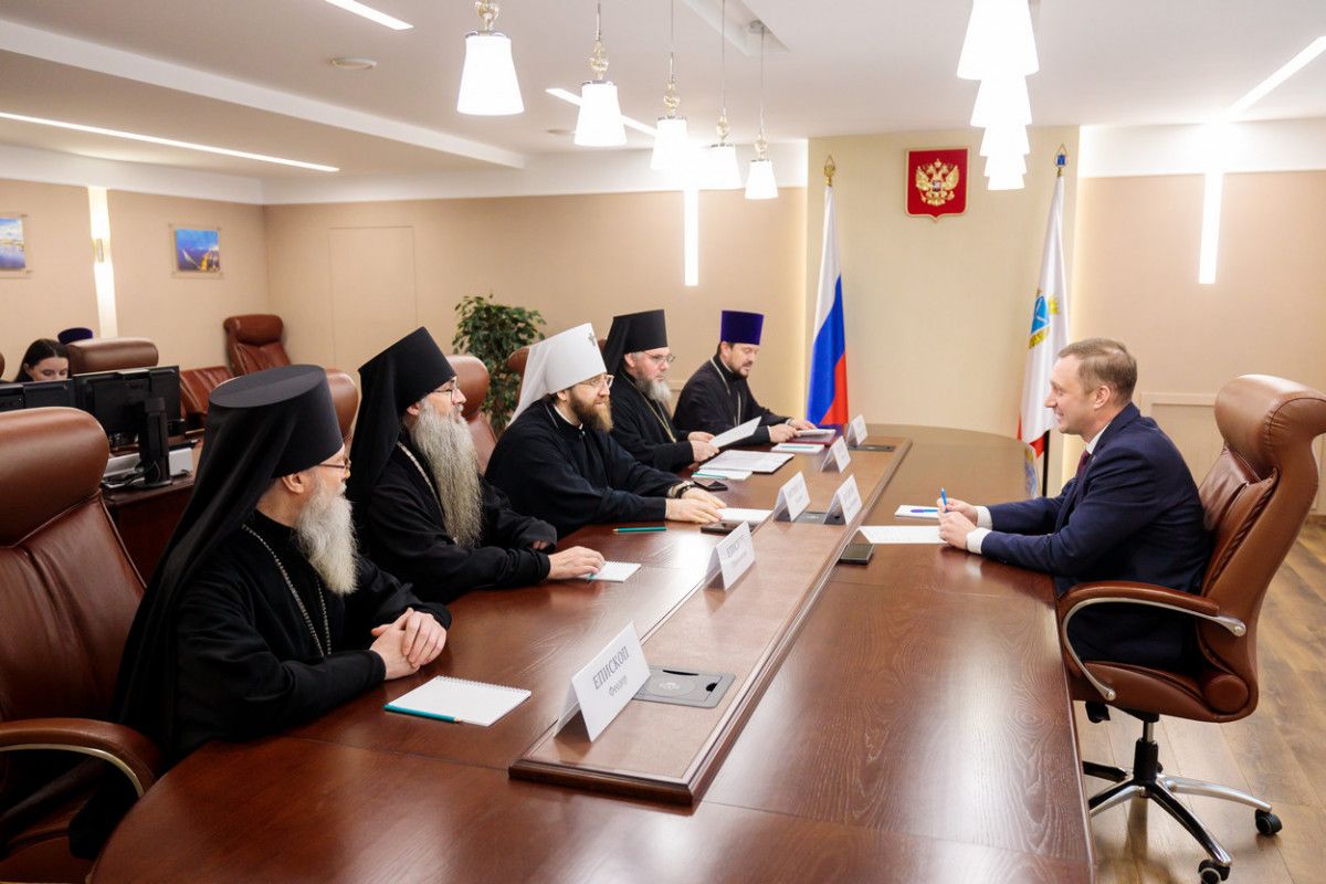 Архиереев Саратовской митрополии принял губернатор региона