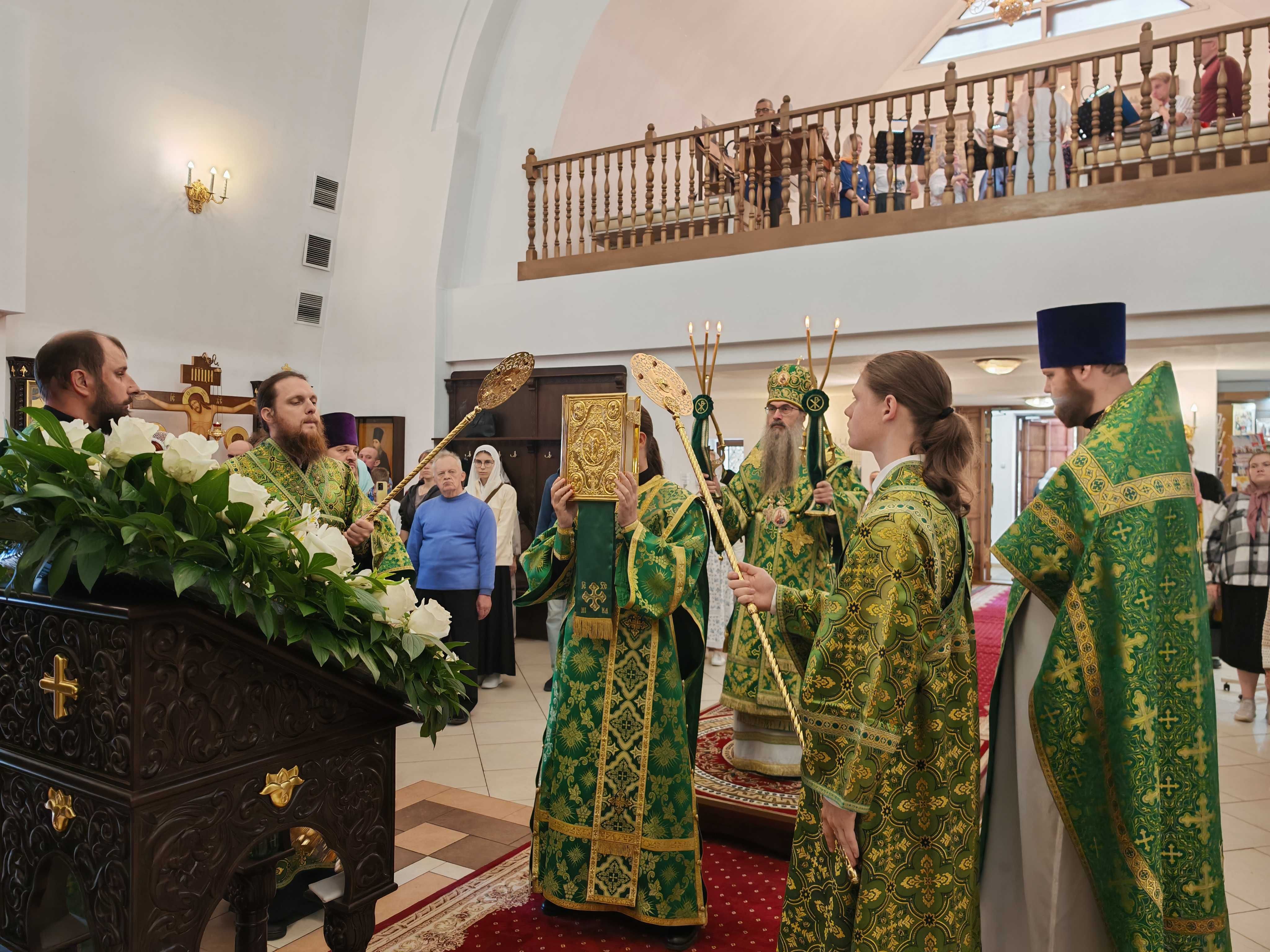 Архиерейское служение состоялось в храме Рождества Христова г. Балаково